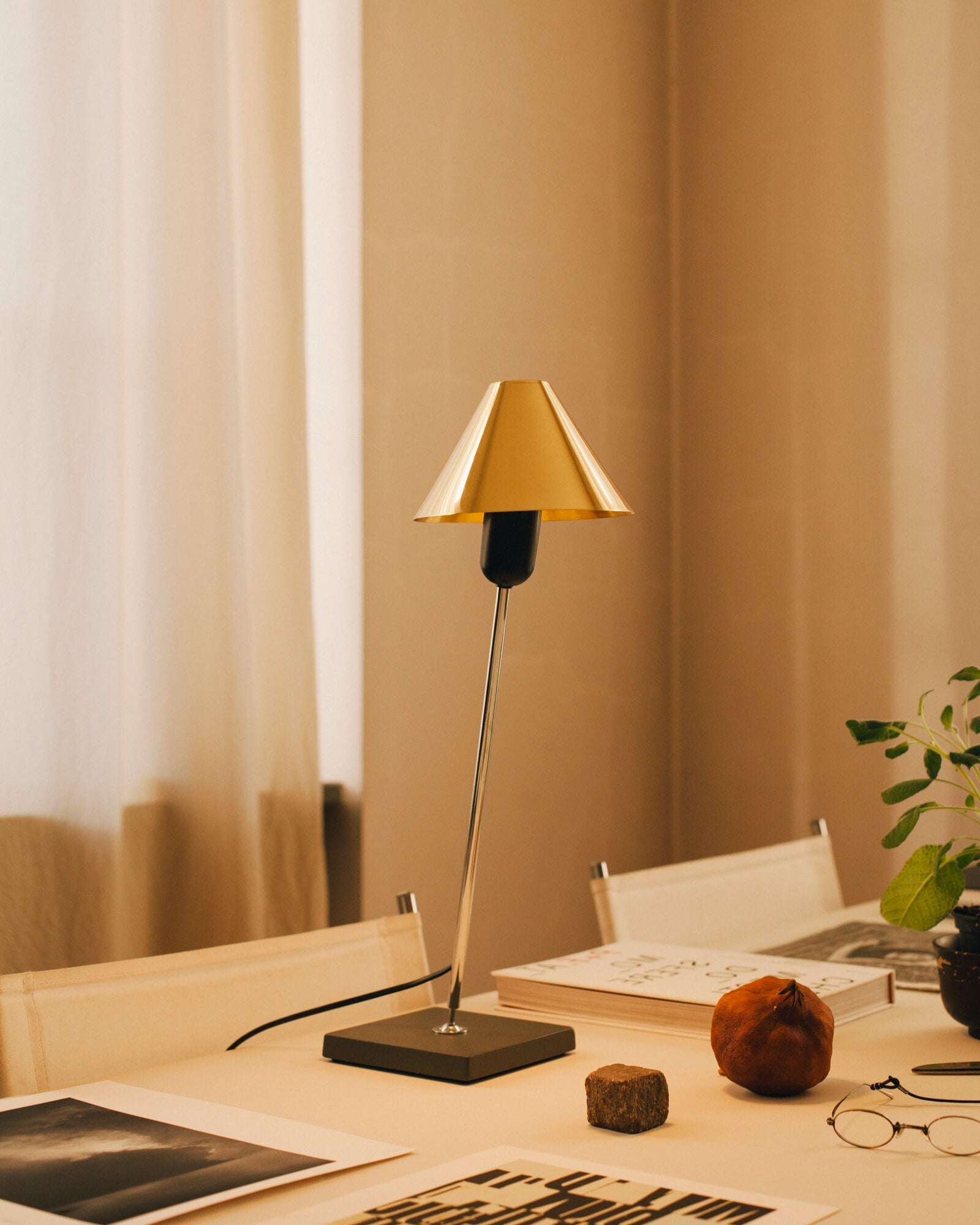 Gira Table Lamp by Santa & Cole | Nook Collections