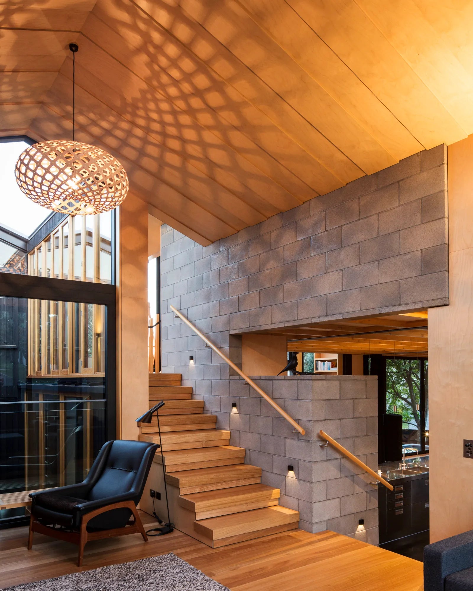 Kina Pendant Light