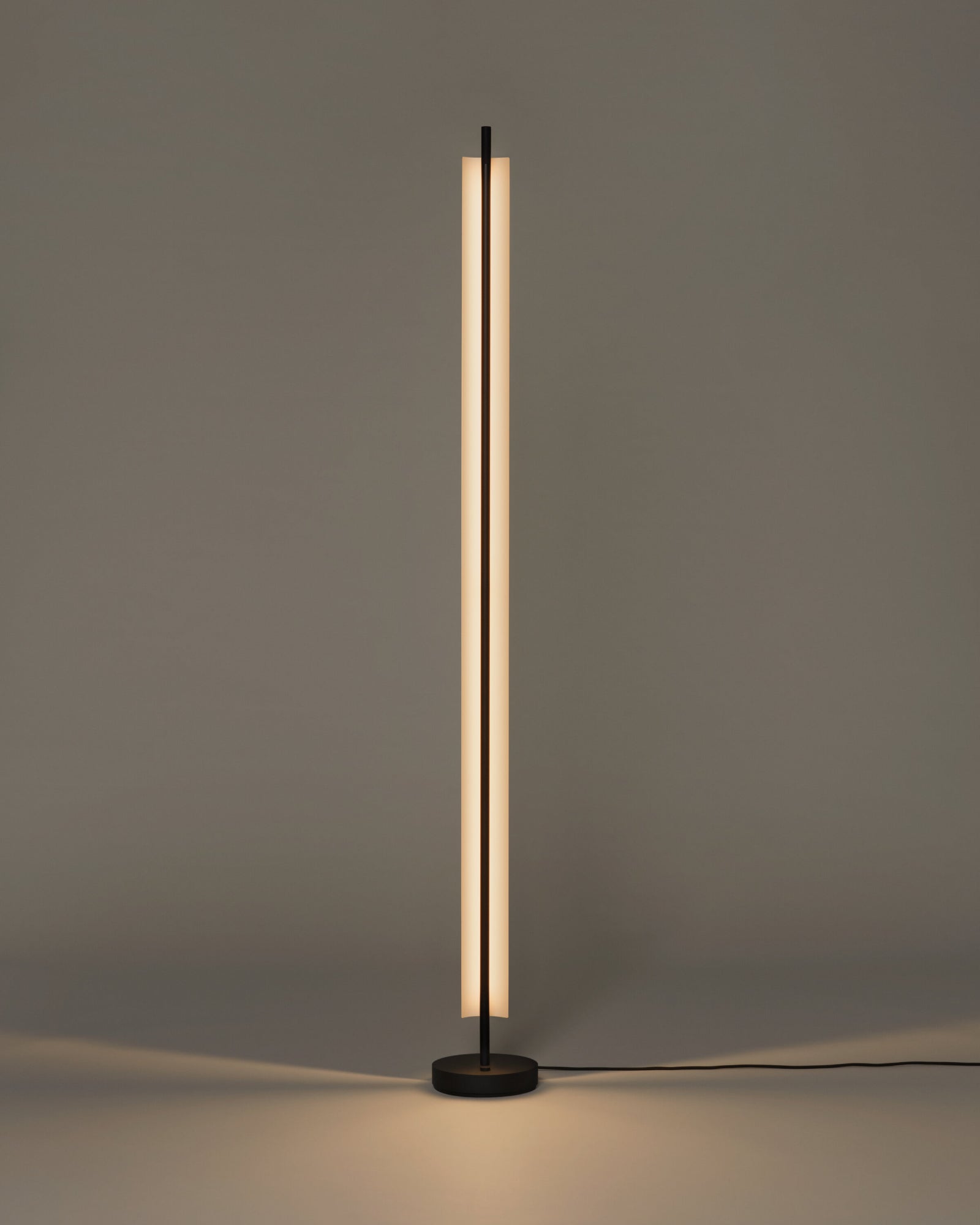 Lamina 165 Floor Lamp