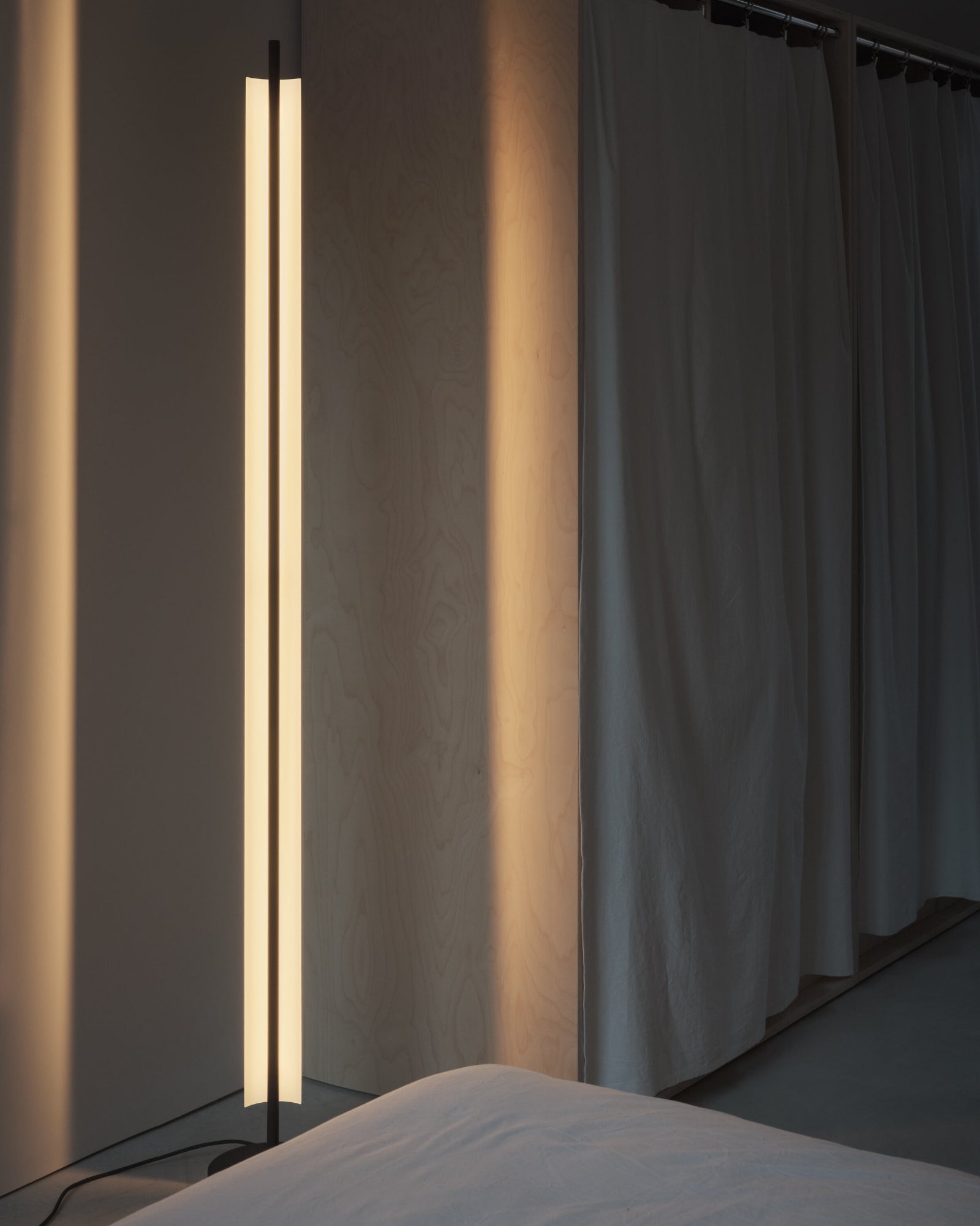 Lamina 165 Floor Lamp