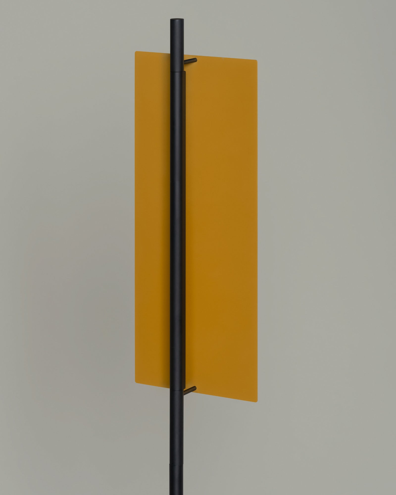 Lámina Dorada 45 Floor Lamp