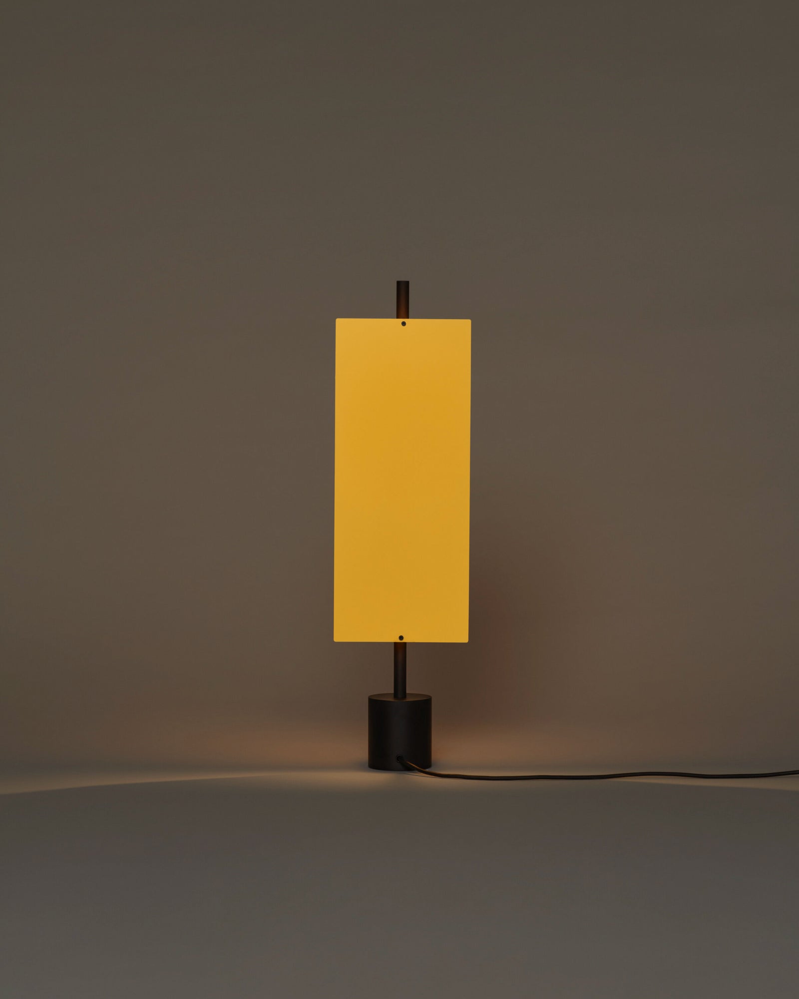 Lámina Dorada 45 Table Lamp