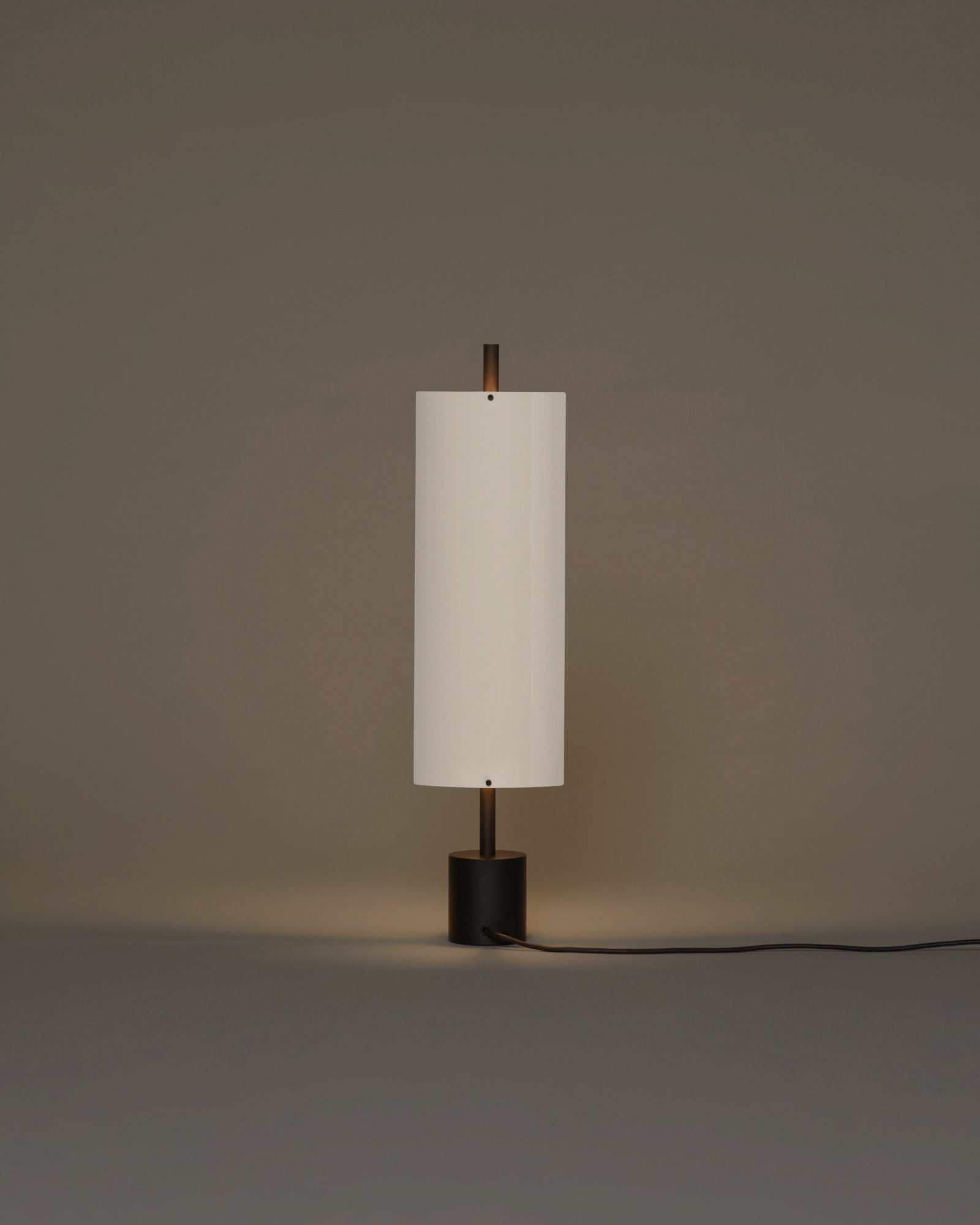 Lámina 45 Table Lamp