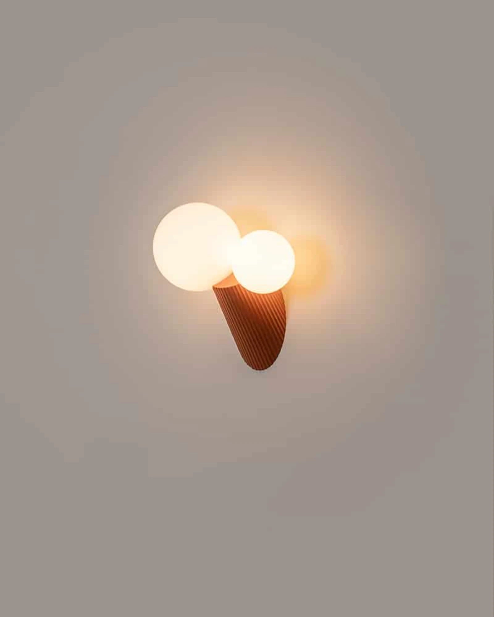 Land 2lt Wall Light