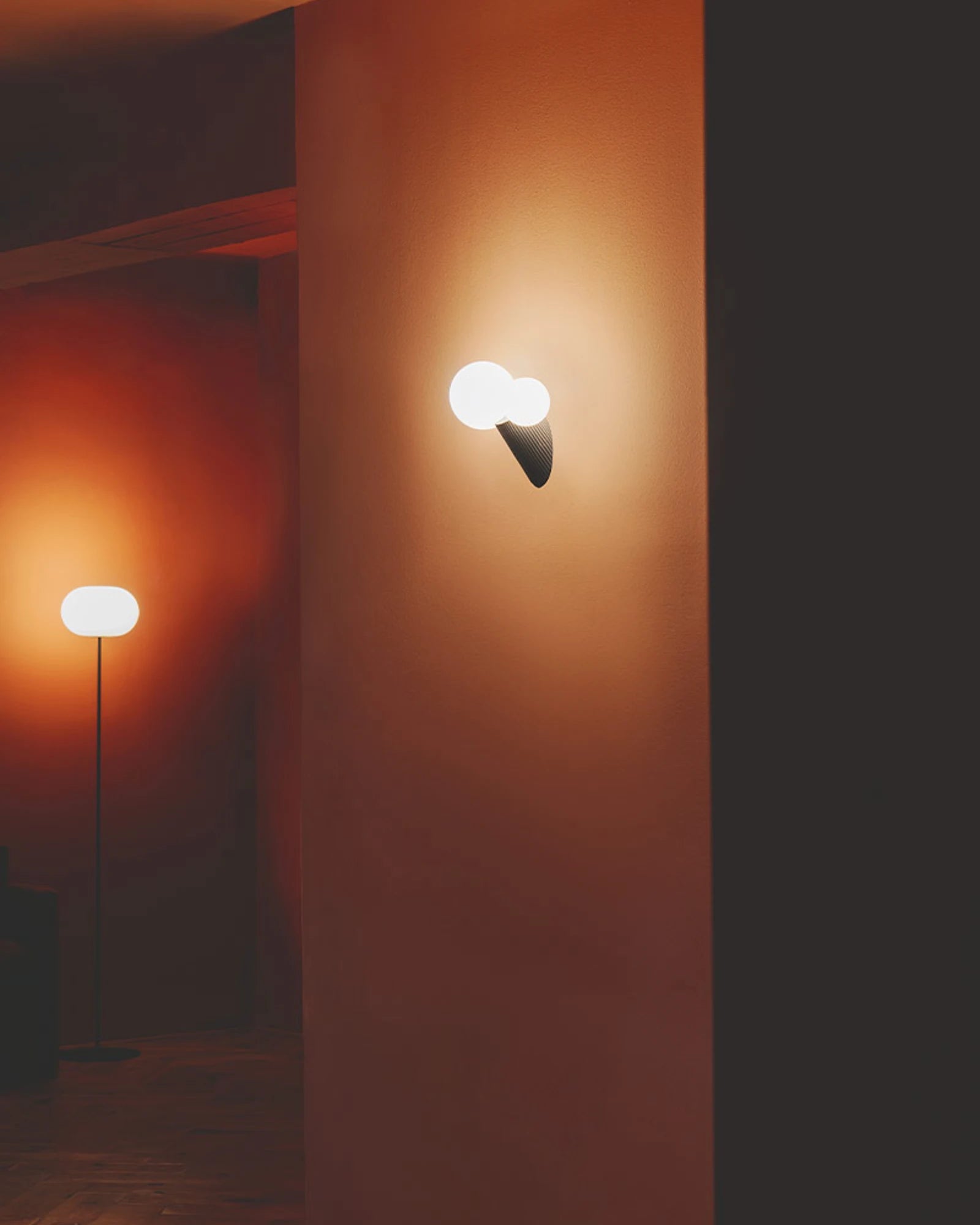 Land 2lt Wall Light