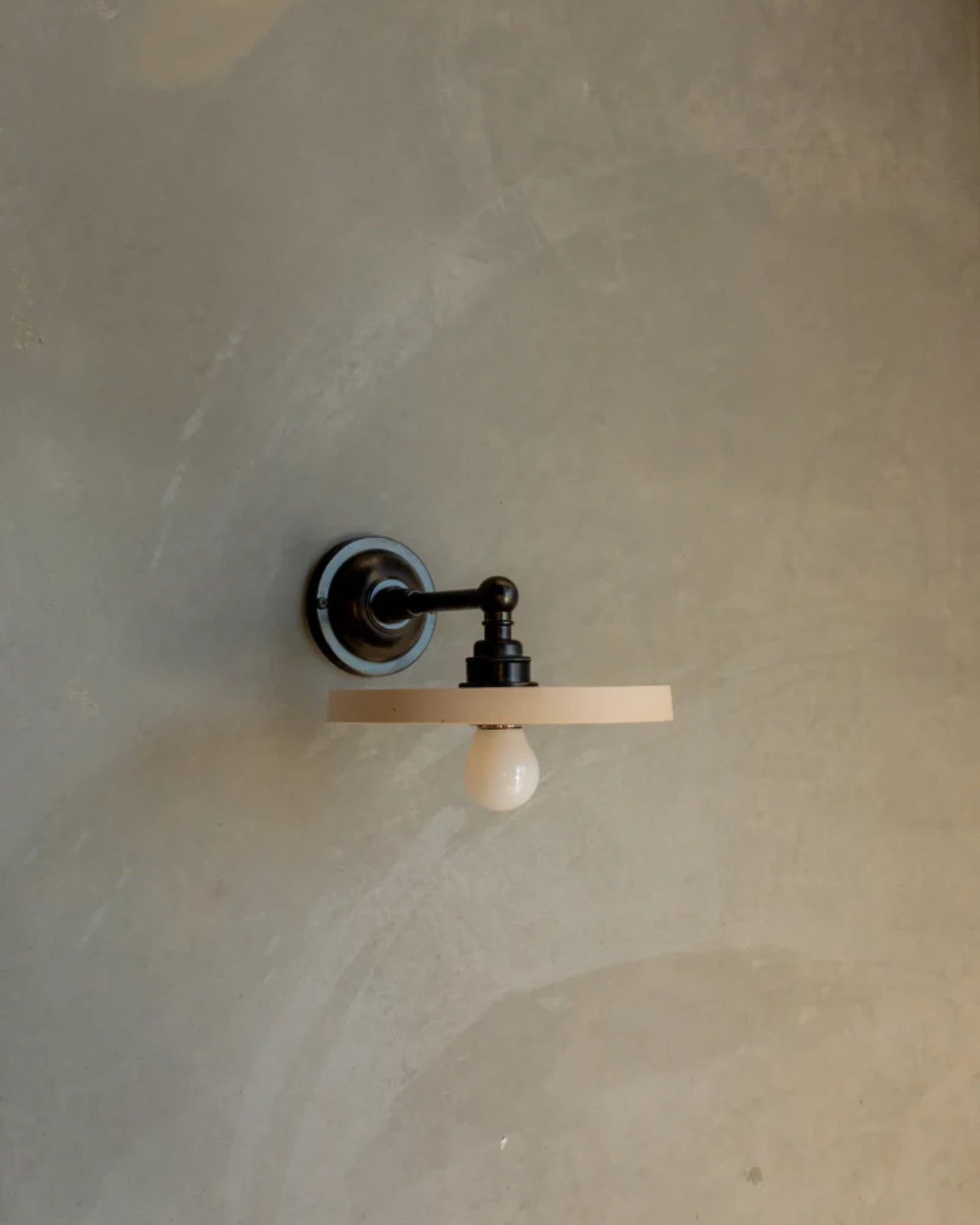 Loman Straight Arm Wall Light