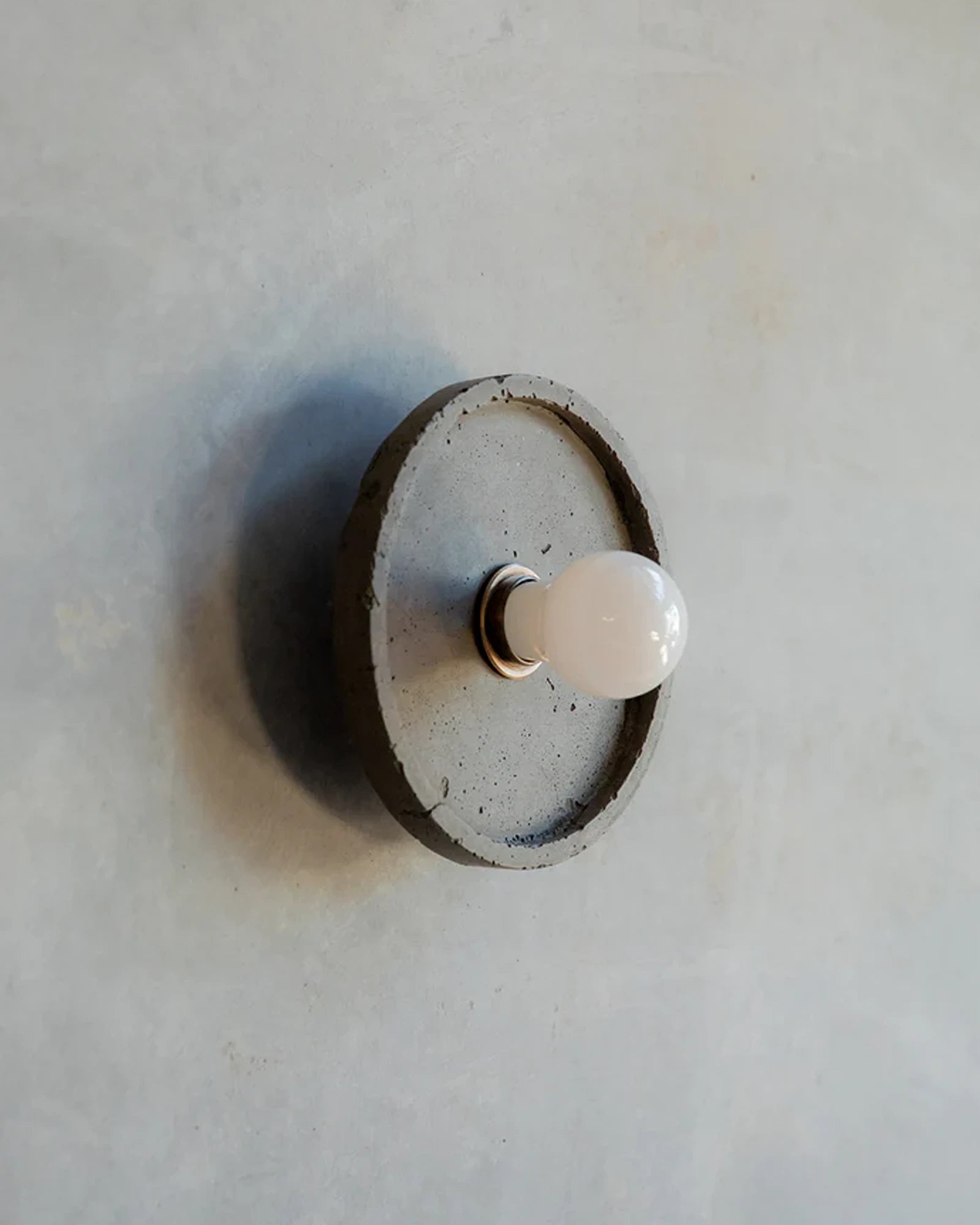 Loman Wall Light