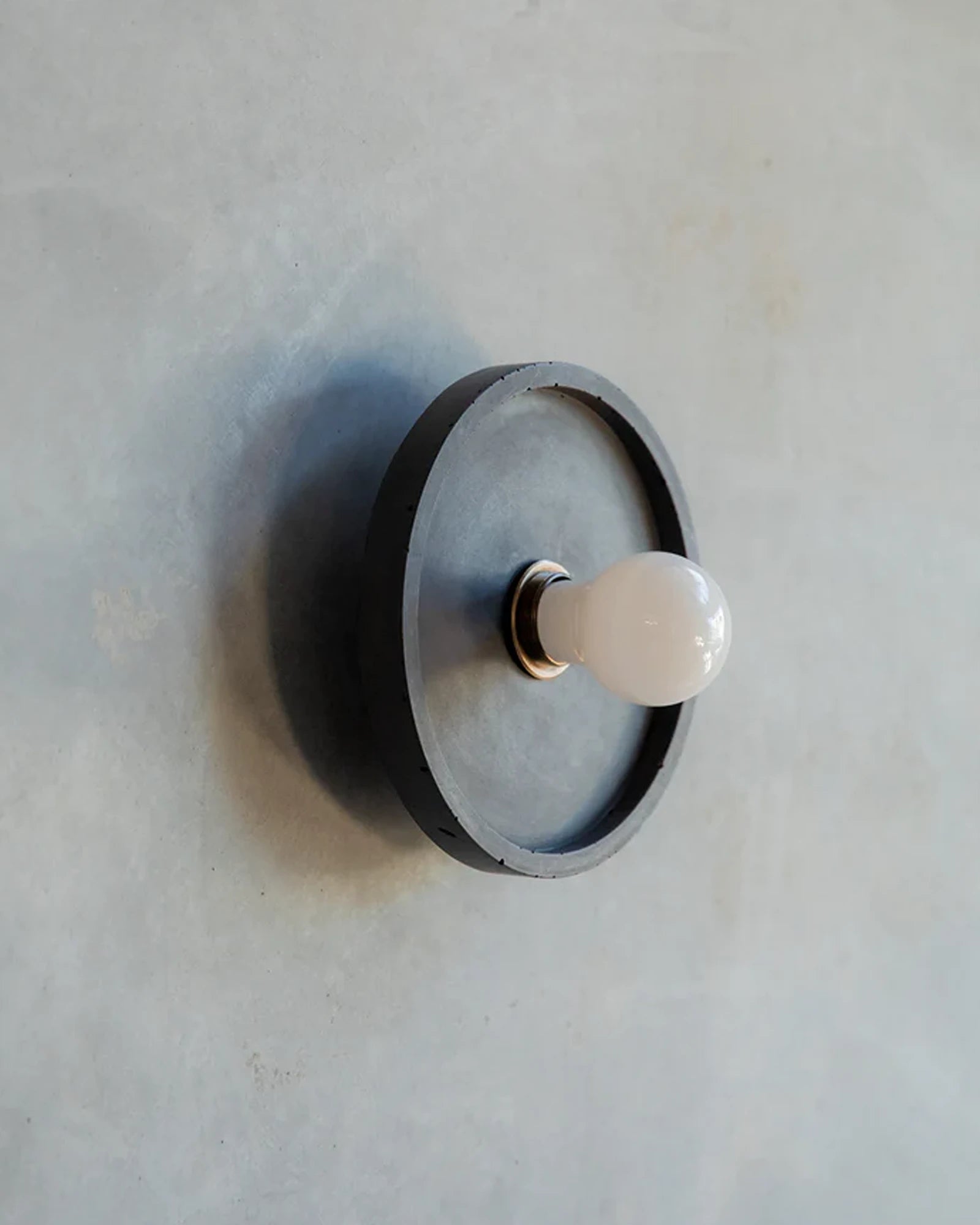 Loman Wall Light