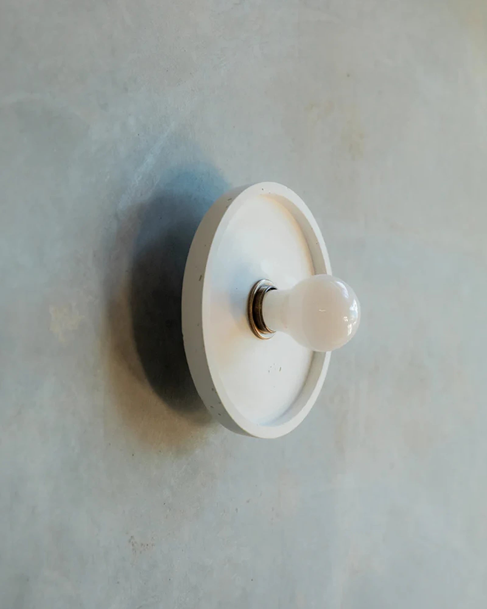 Loman Wall Light
