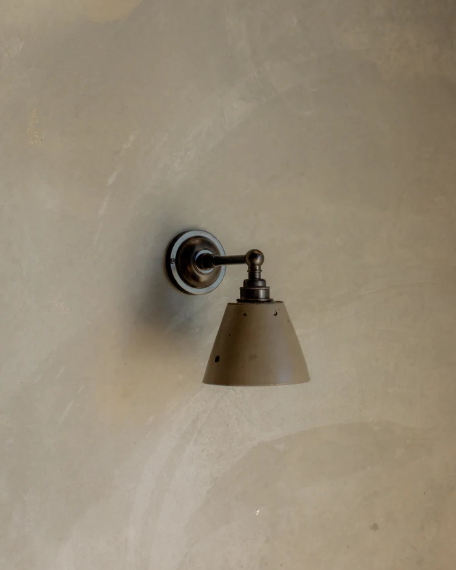 Mod Straight Arm Wall Light