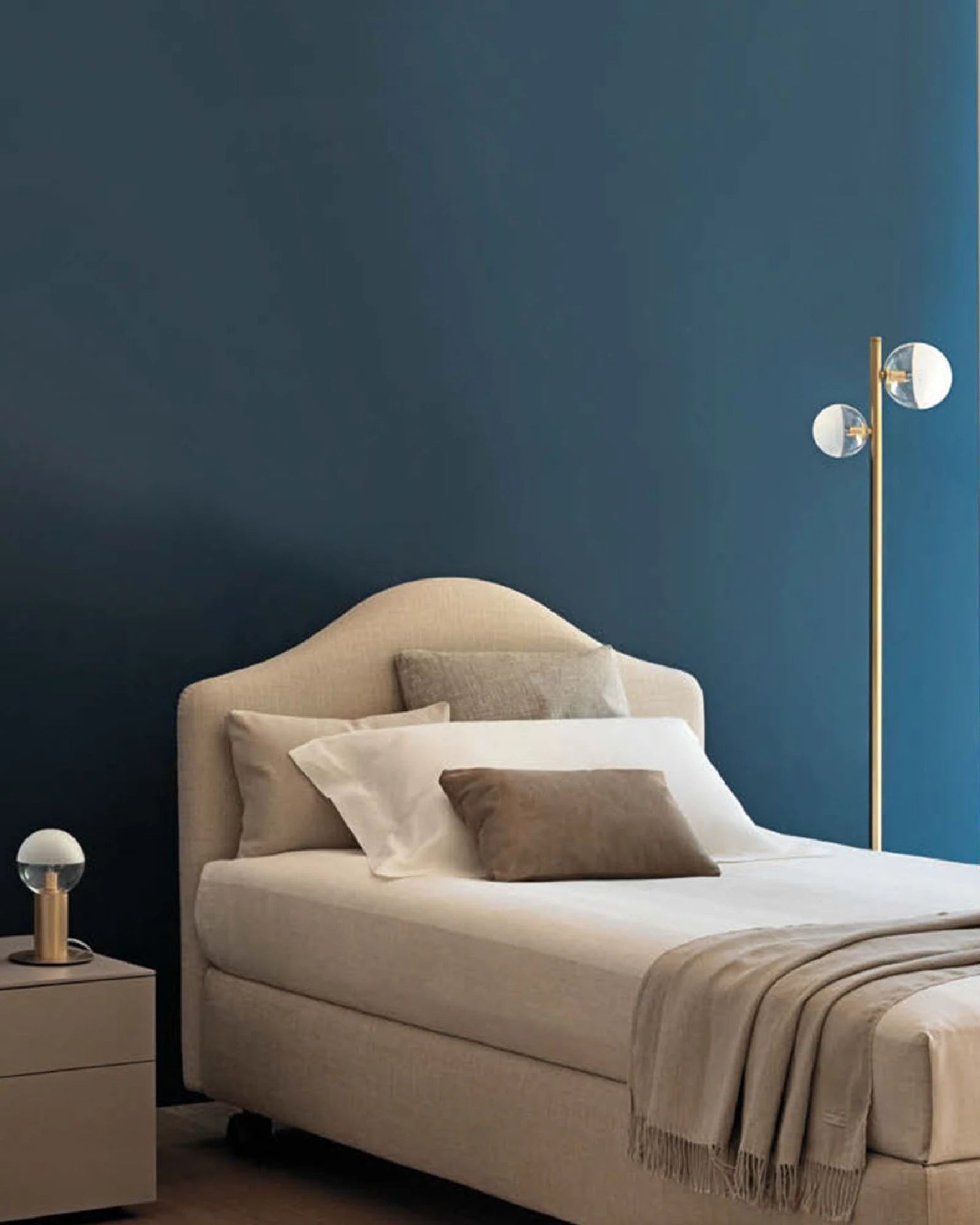 Molecola Table Lamp