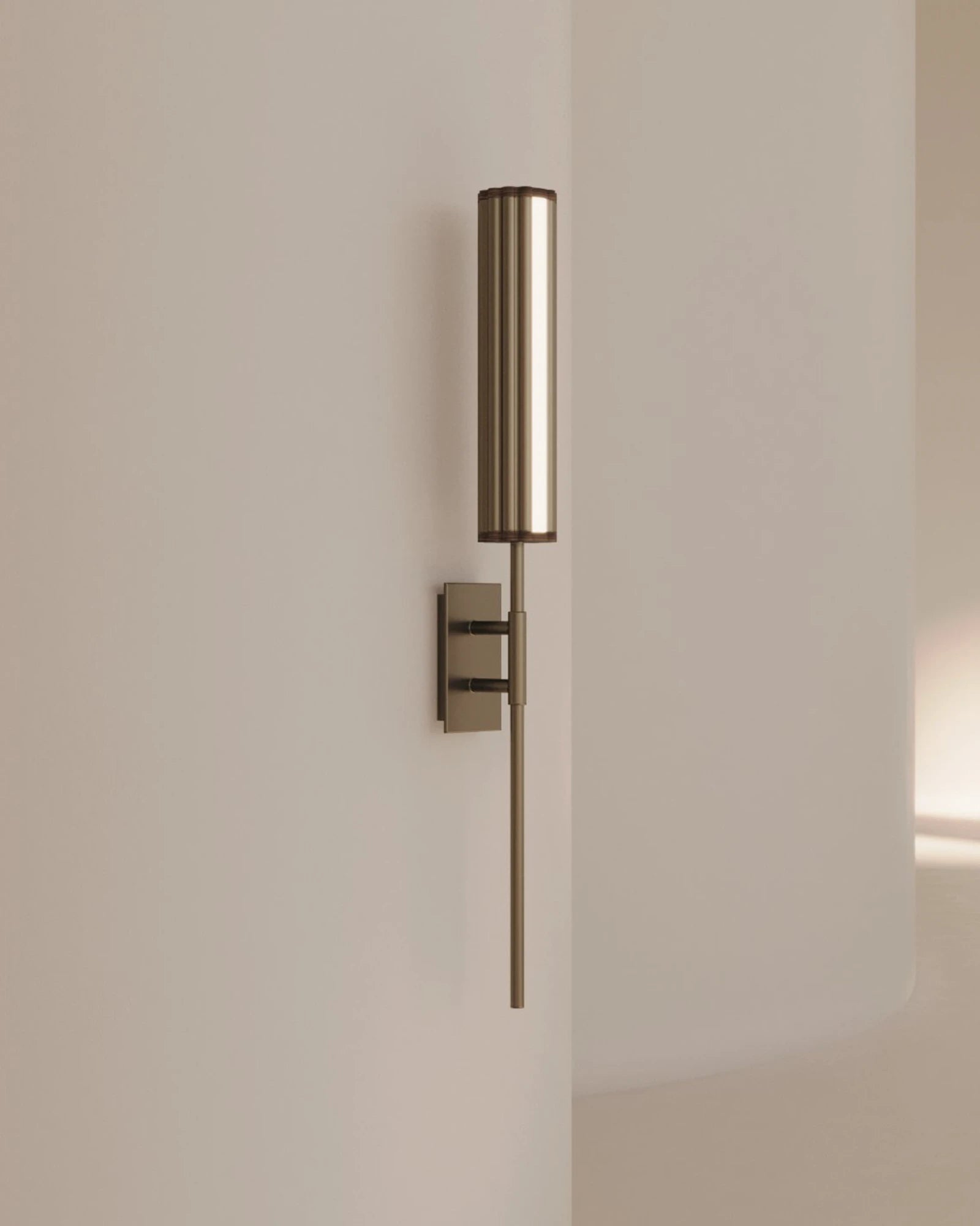Niro Wall Light