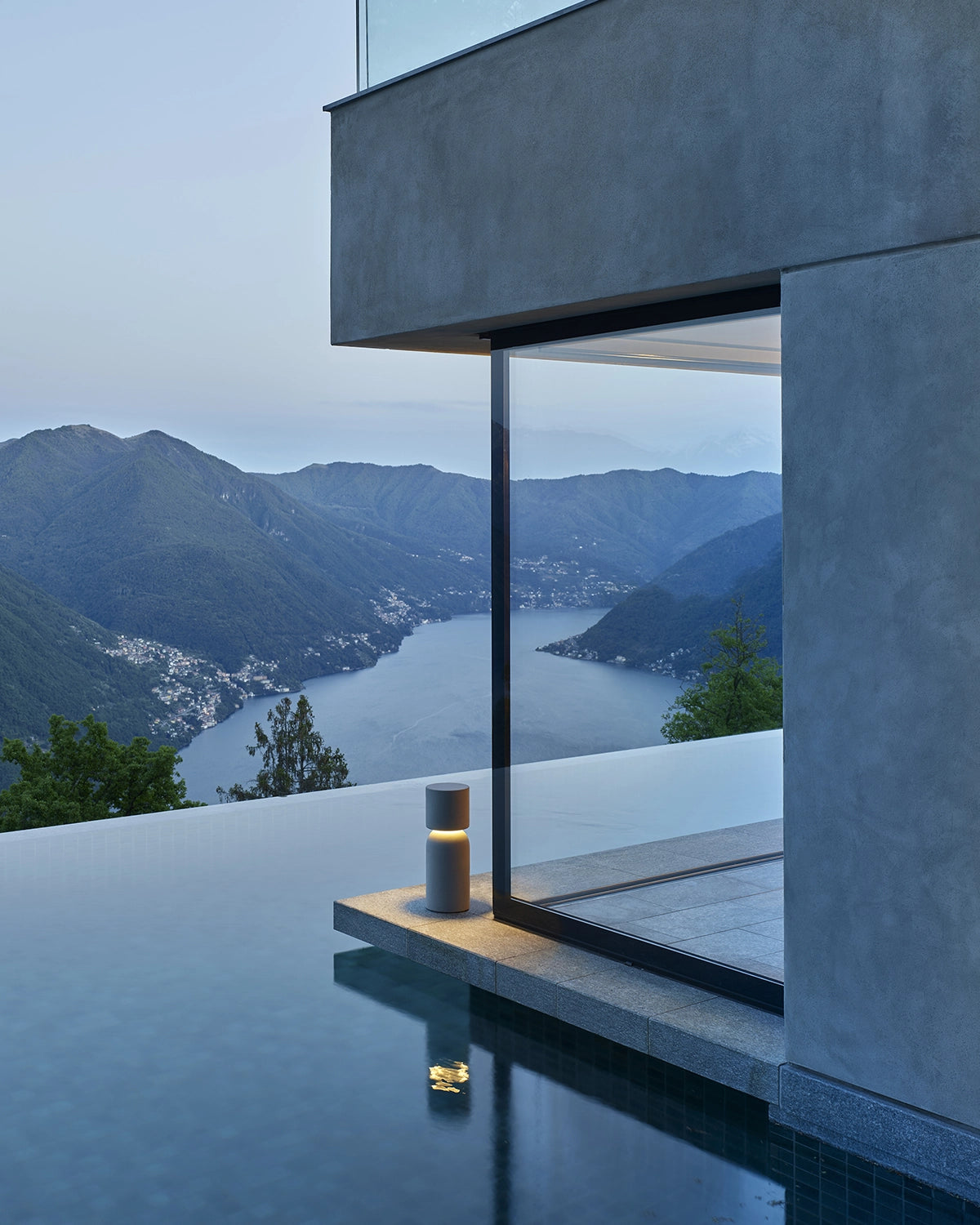 Nui Outdoor Floor Lamp