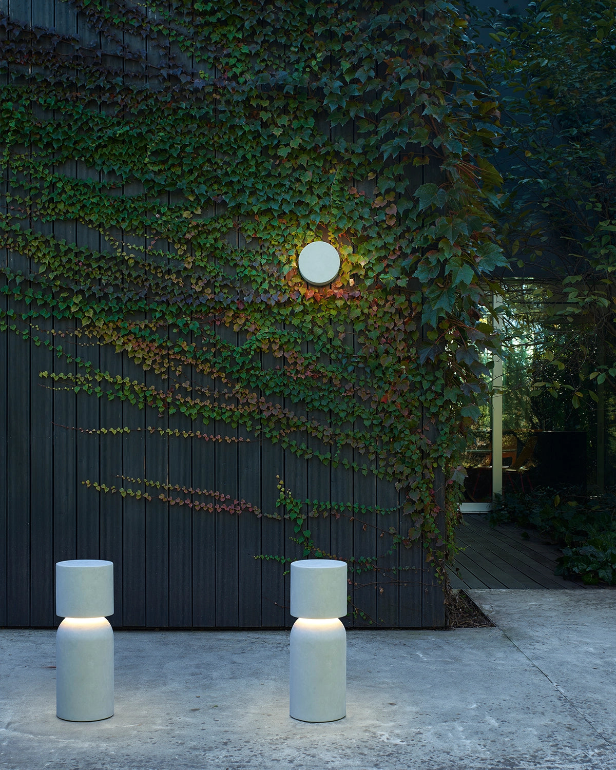 Nui Outdoor Floor Lamp