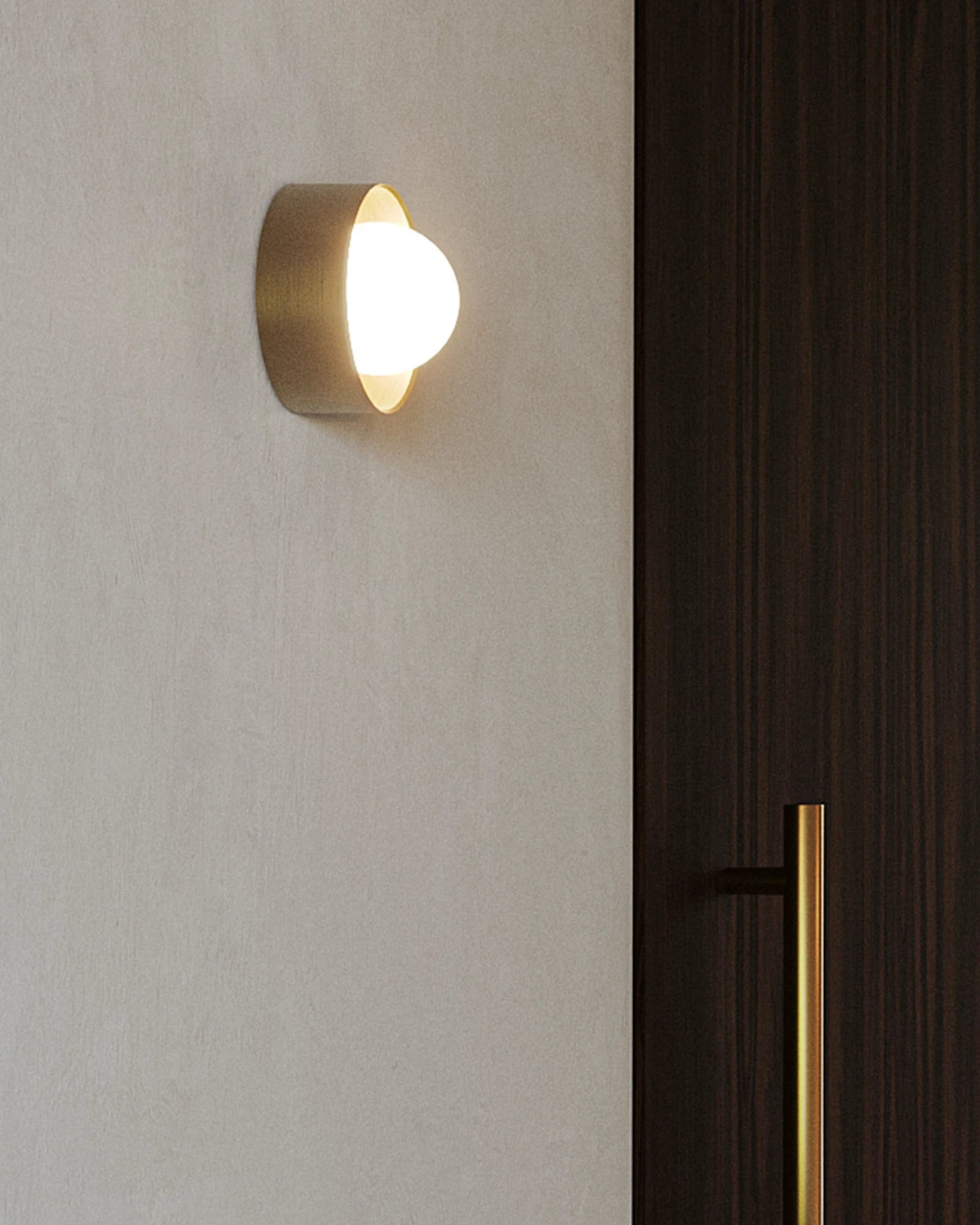 Orb Sur Wall Light