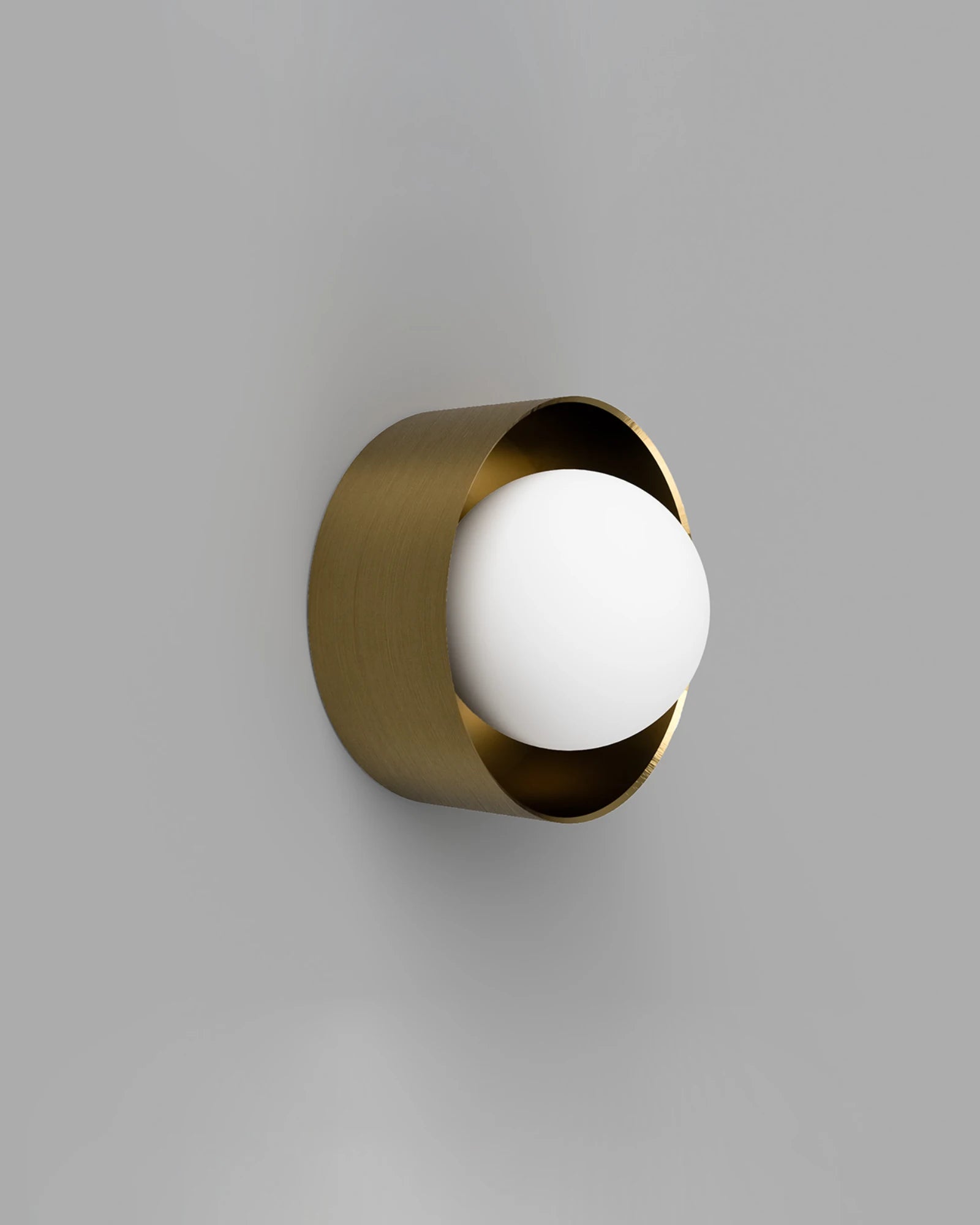 Orb Sur Wall Light