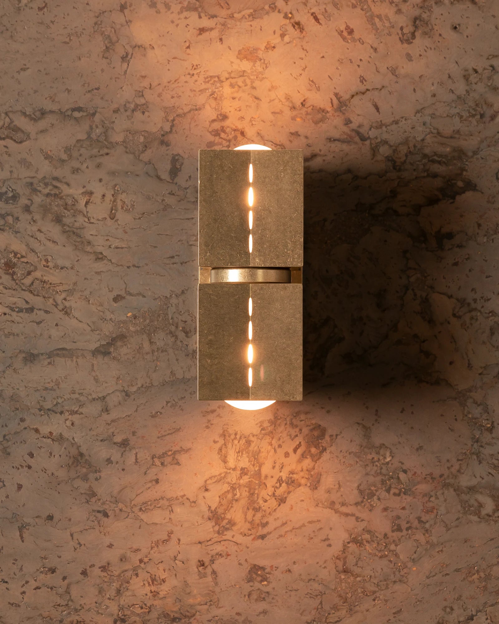 Polaris Wall Light