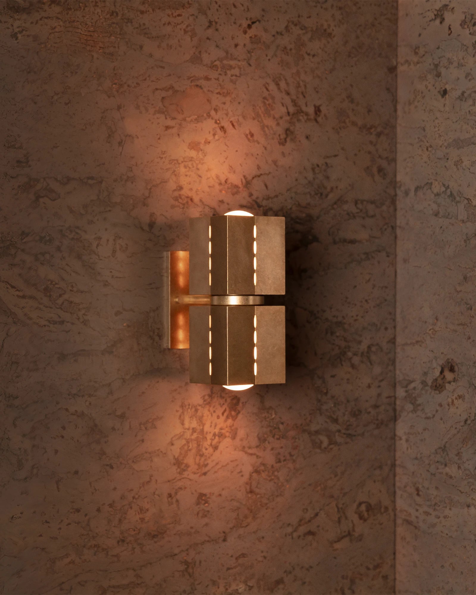 Polaris Wall Light