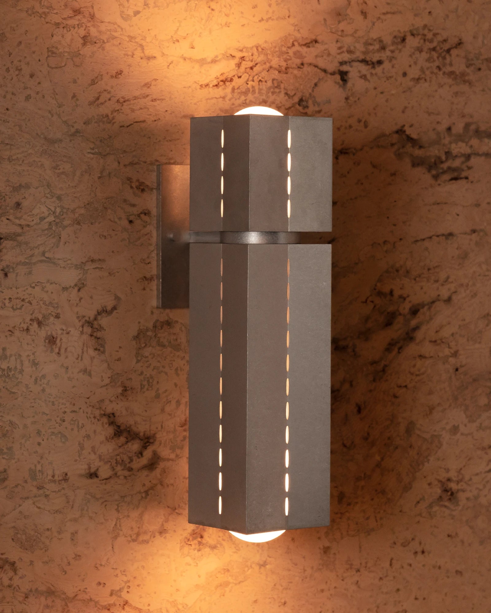 Polaris Wall Light