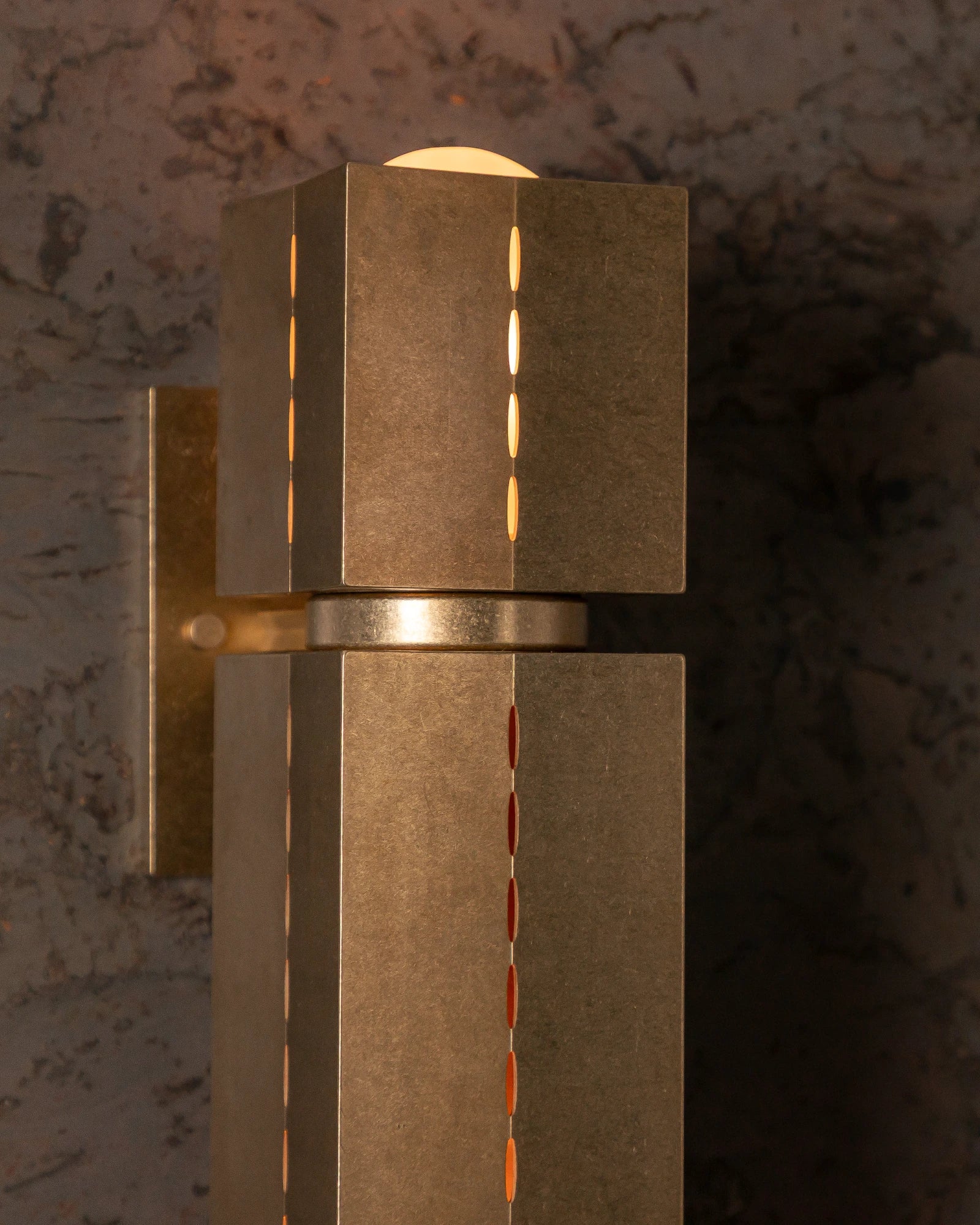 Polaris Wall Light