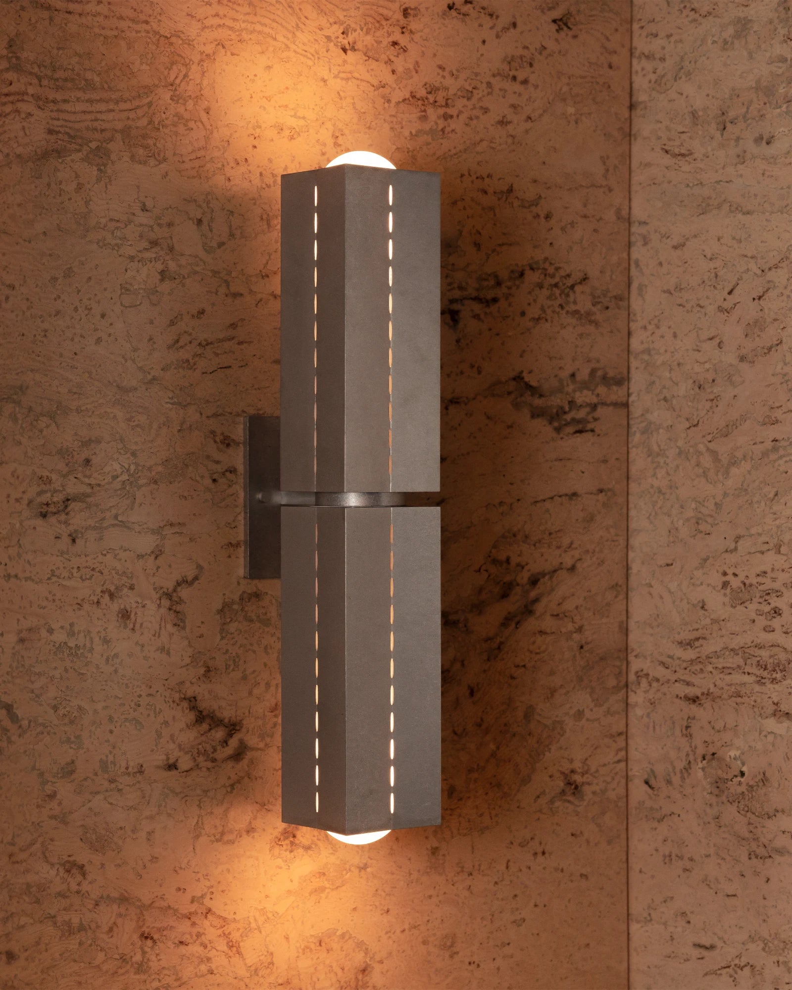 Polaris Wall Light