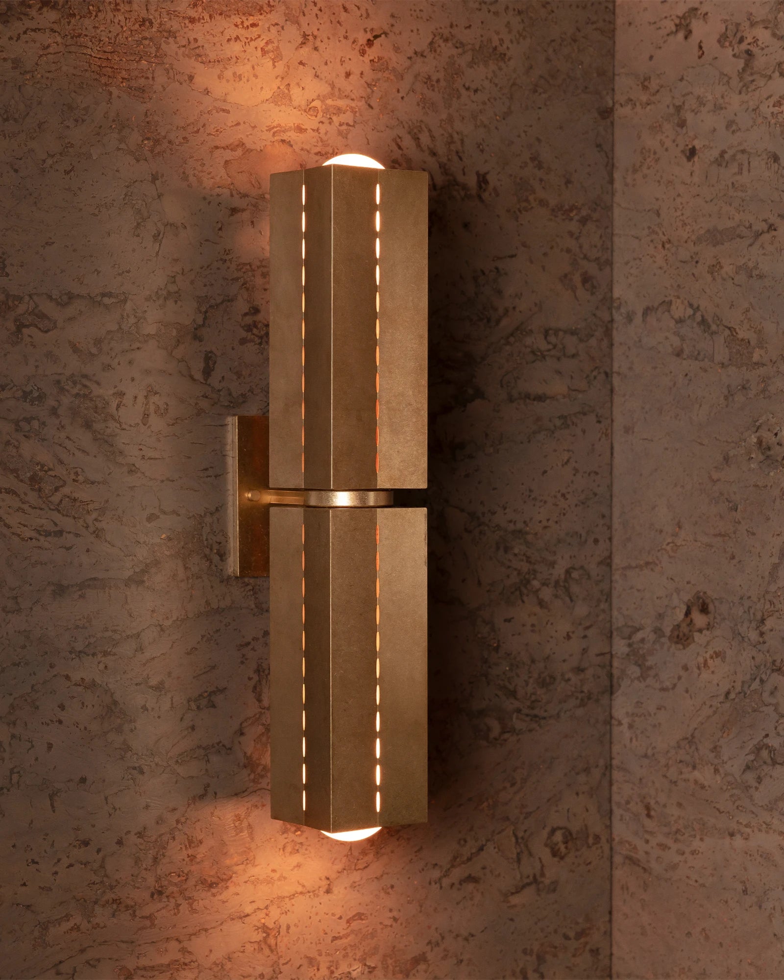 Polaris Wall Light