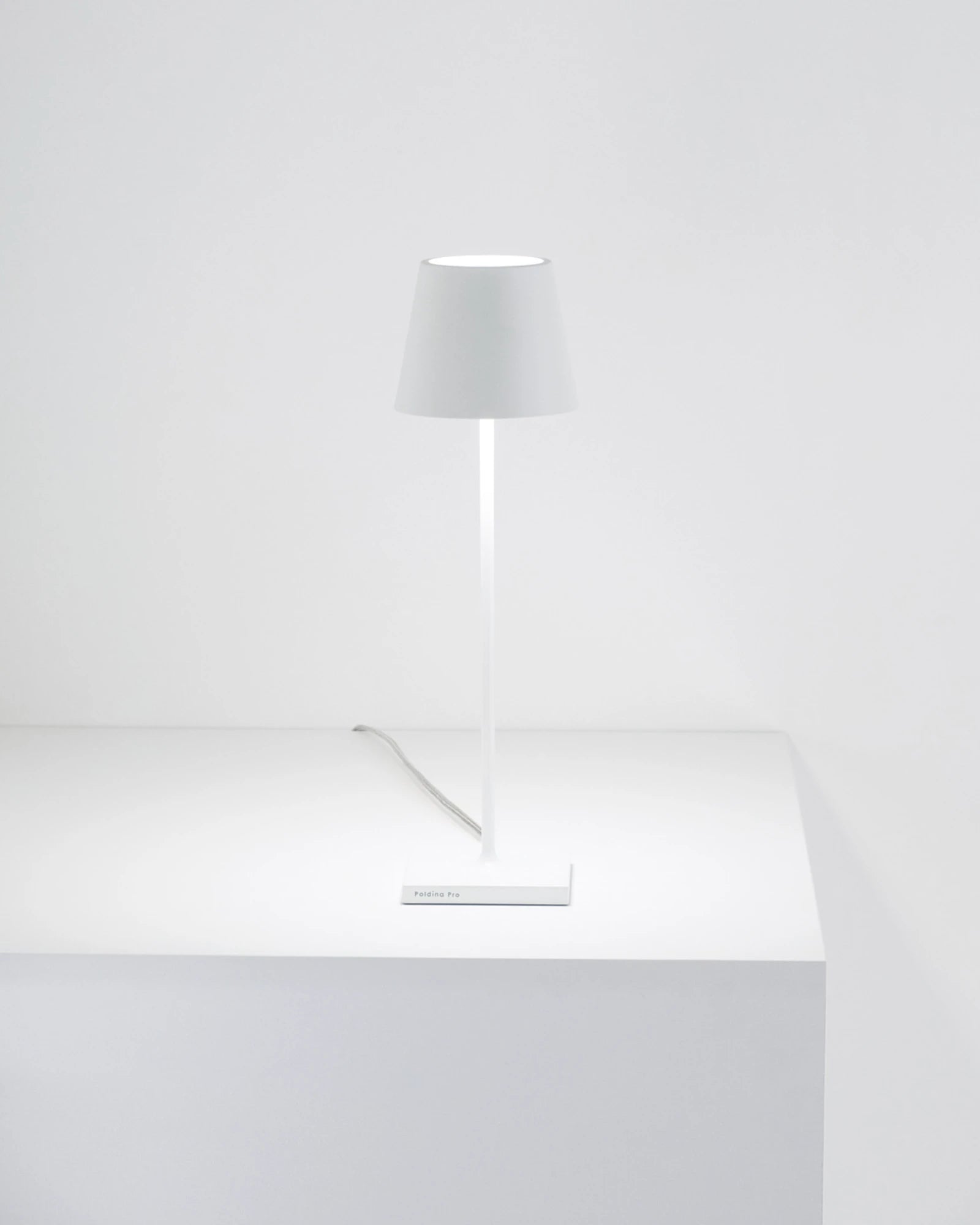 Poldina 230v Table Lamp