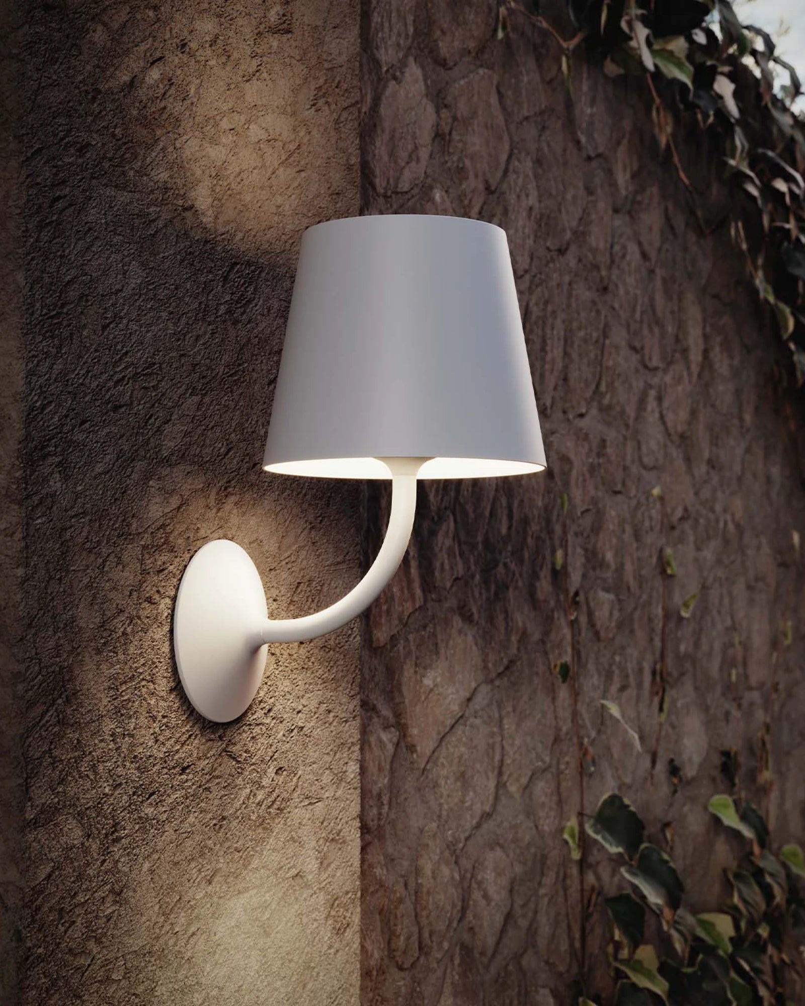 Poldina 230V Wall Light