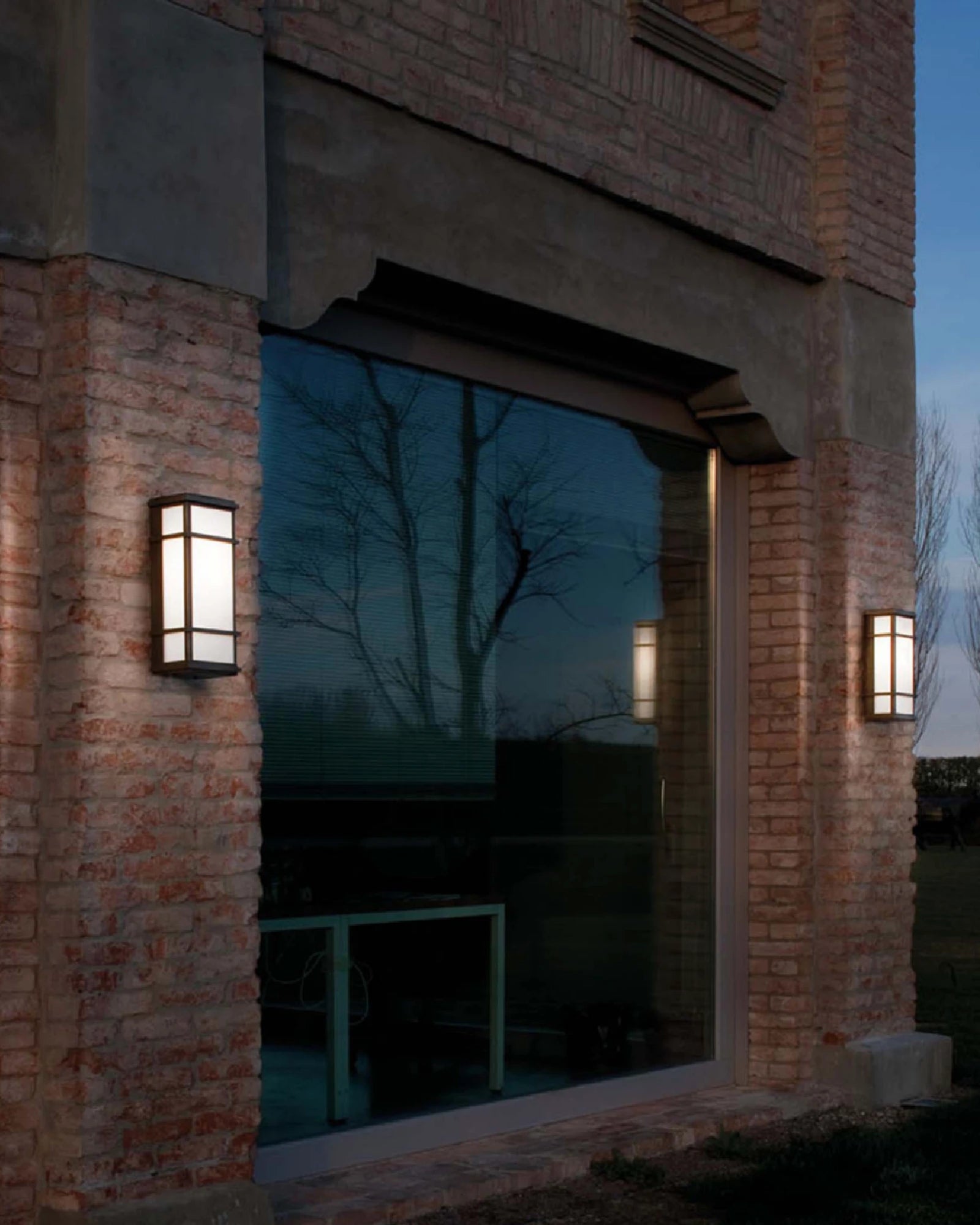 Quadro Frosted Wall Light