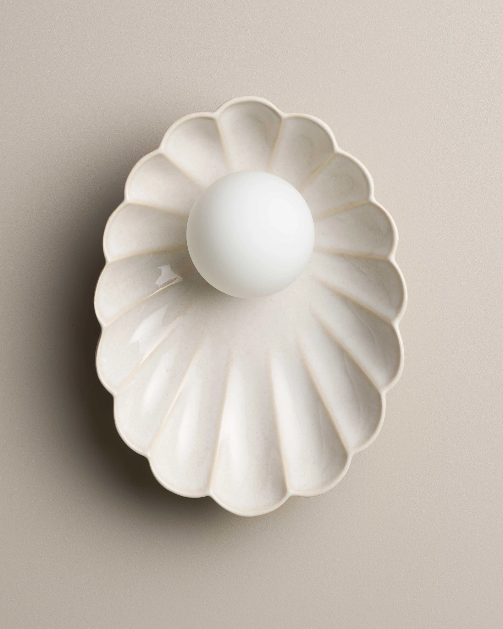 Oyster Wall Light