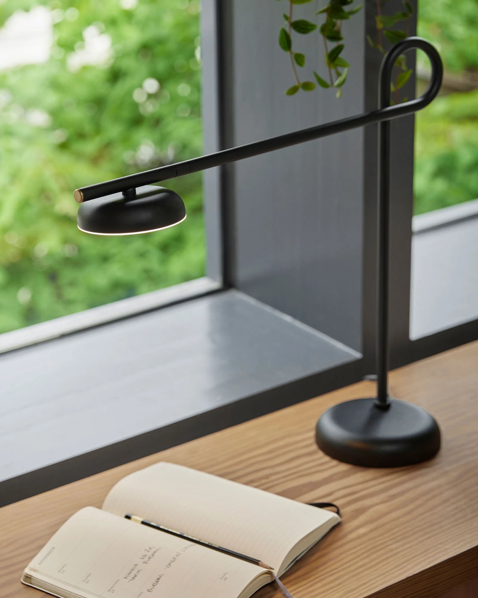 Salto Table Lamp
