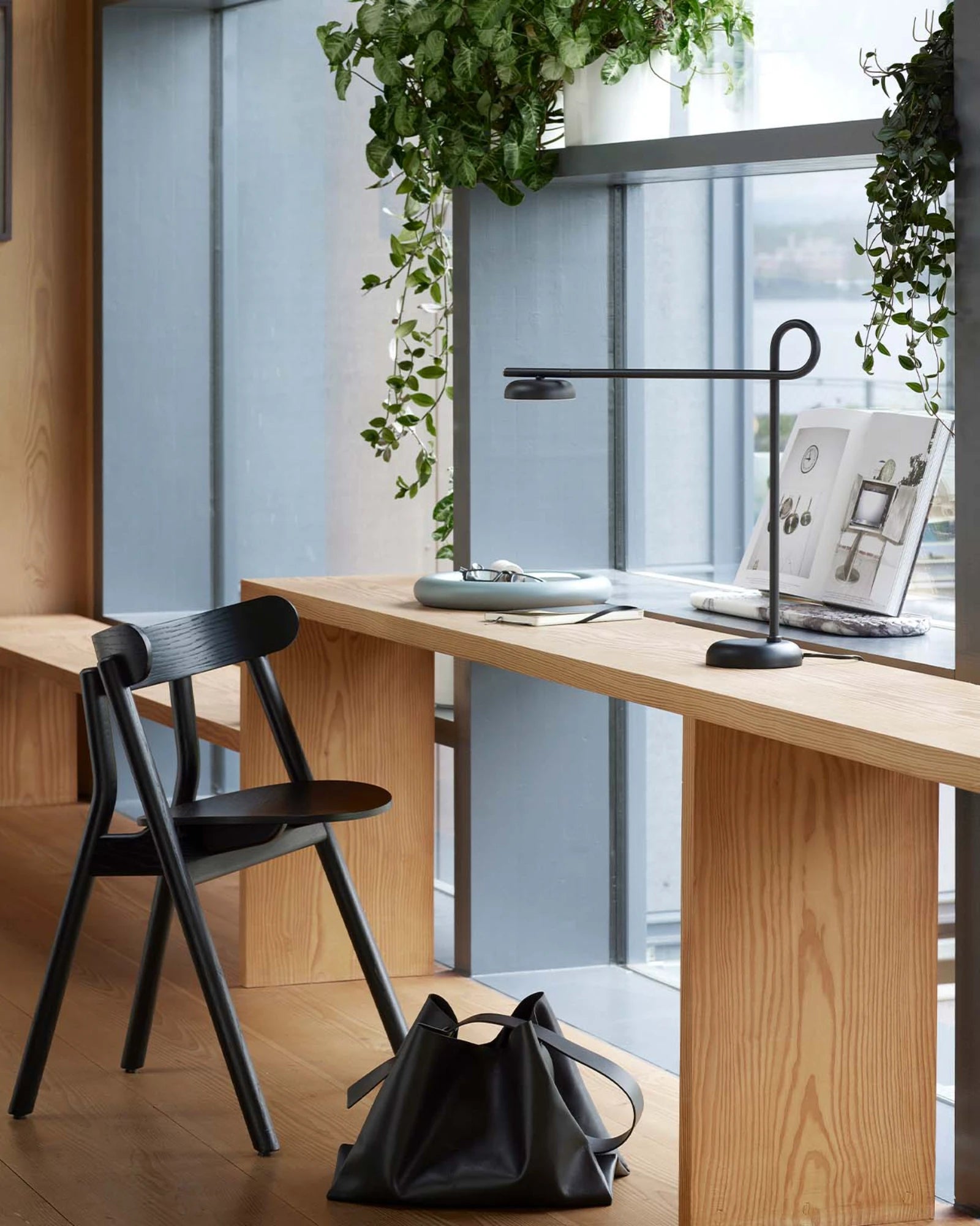 Salto Table Lamp