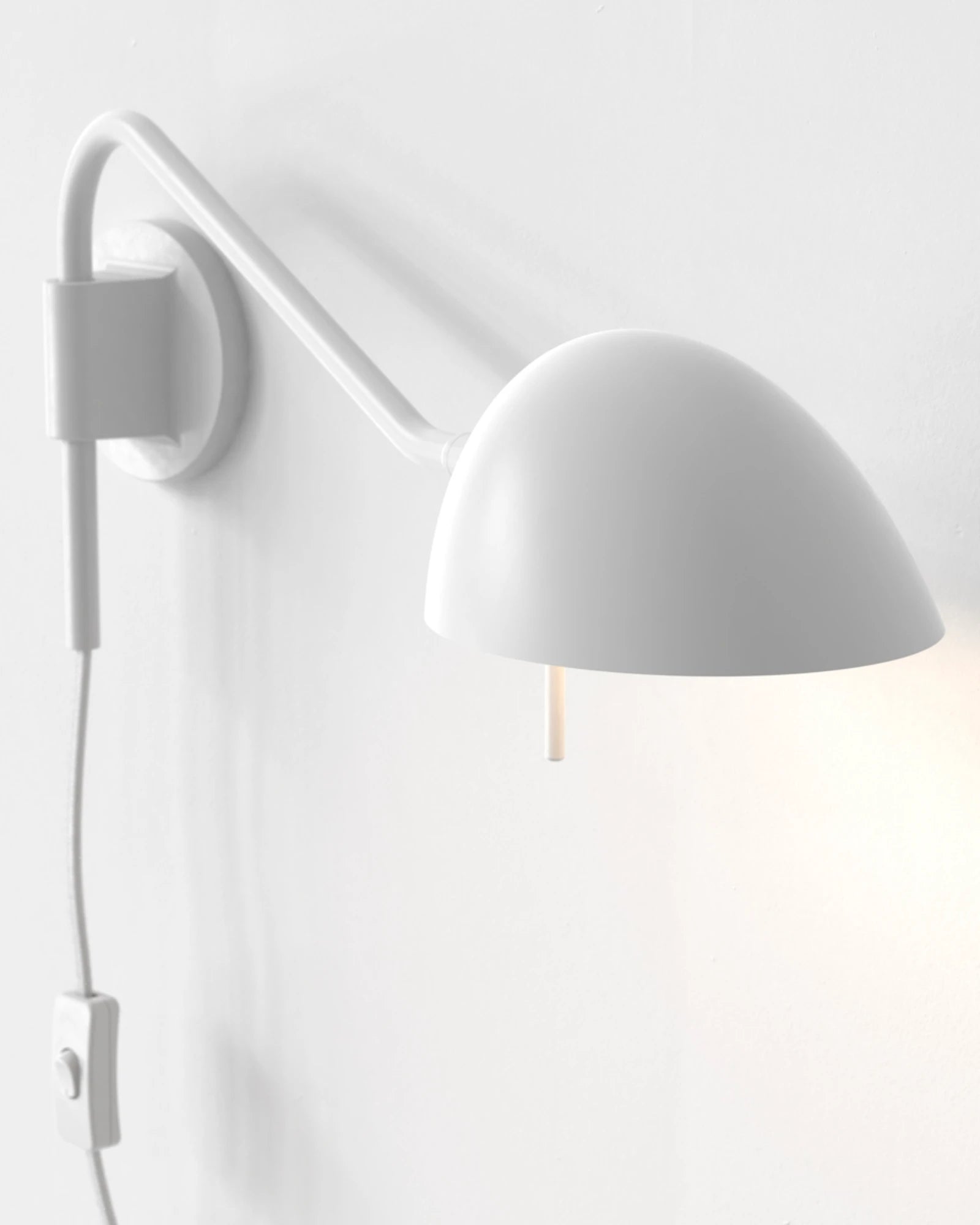 Serge Plugin Wall Light