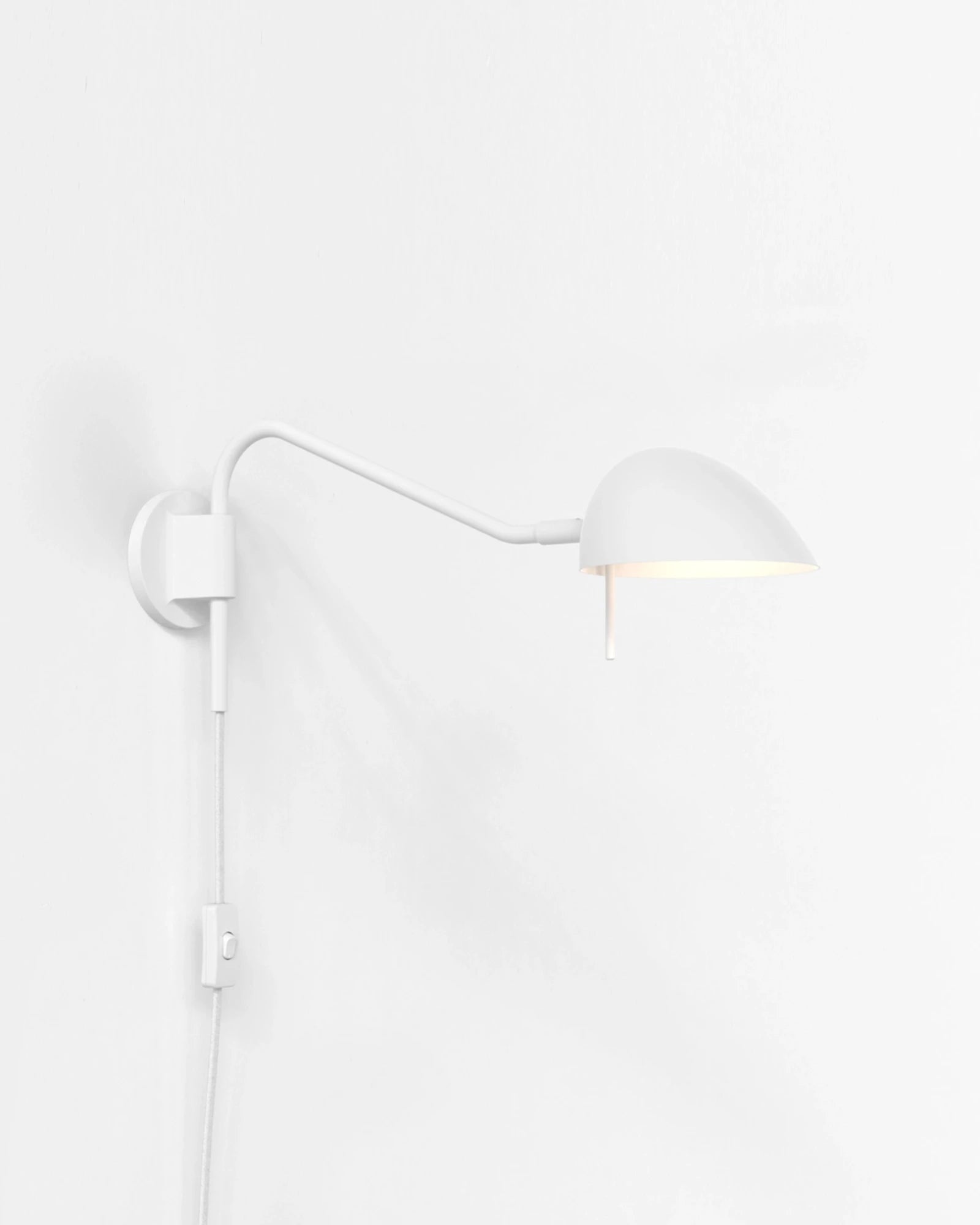 Serge Plugin Wall Light