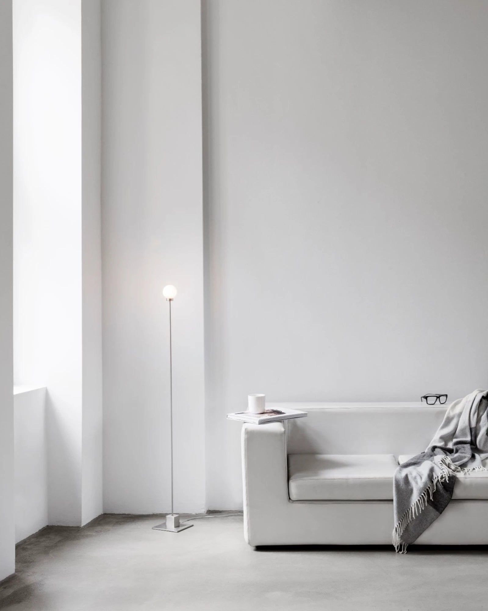 Snowball Floor Lamp