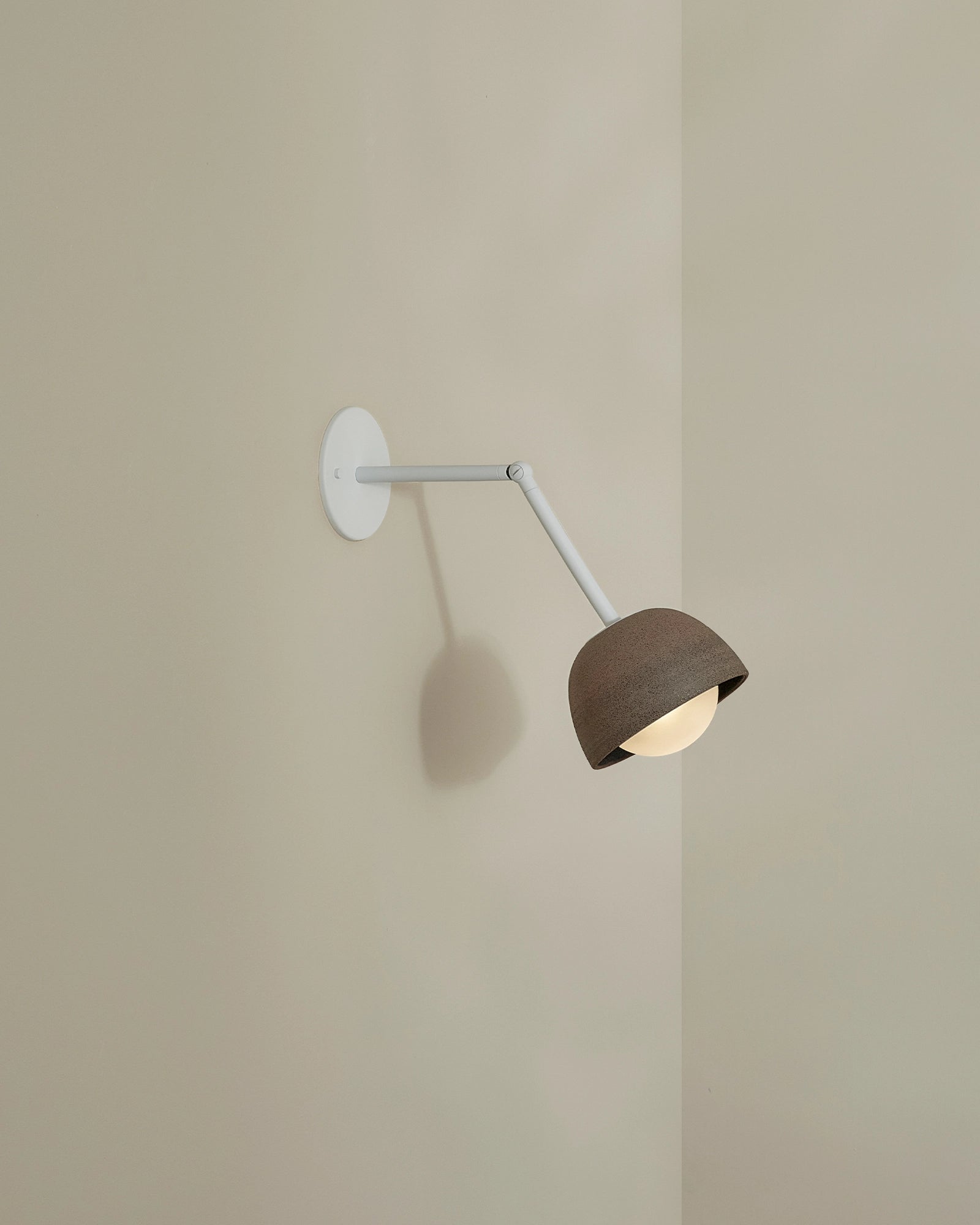Terra 0 Long Arm Wall Light