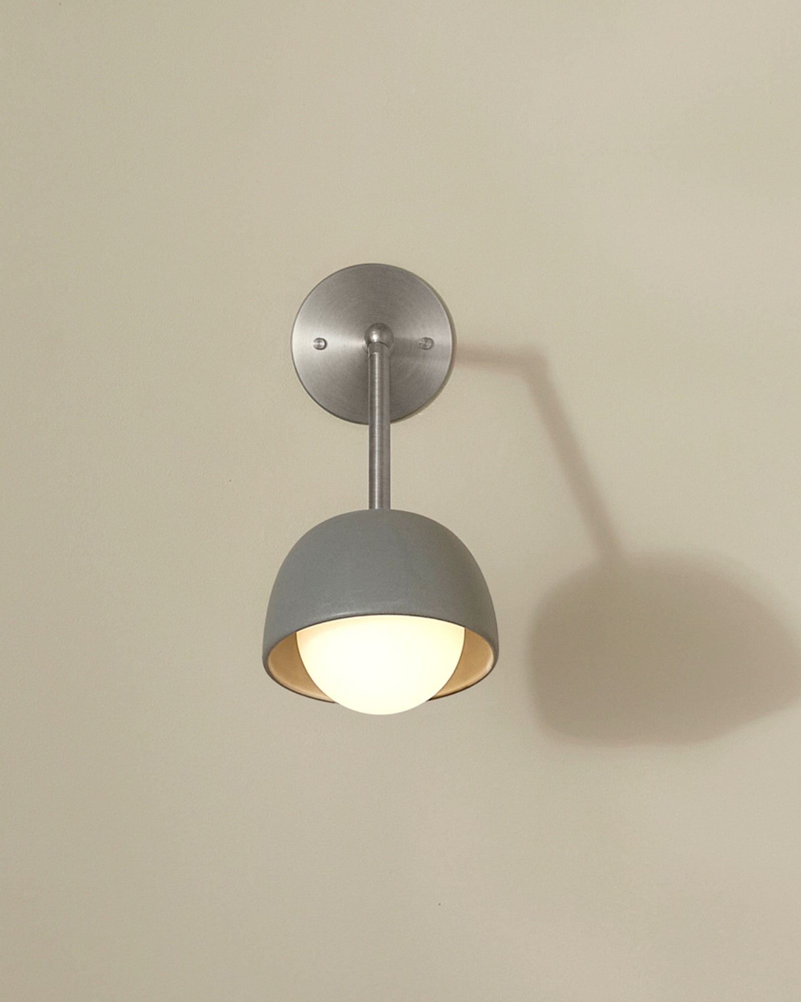 Terra 0 Long Arm Wall Light