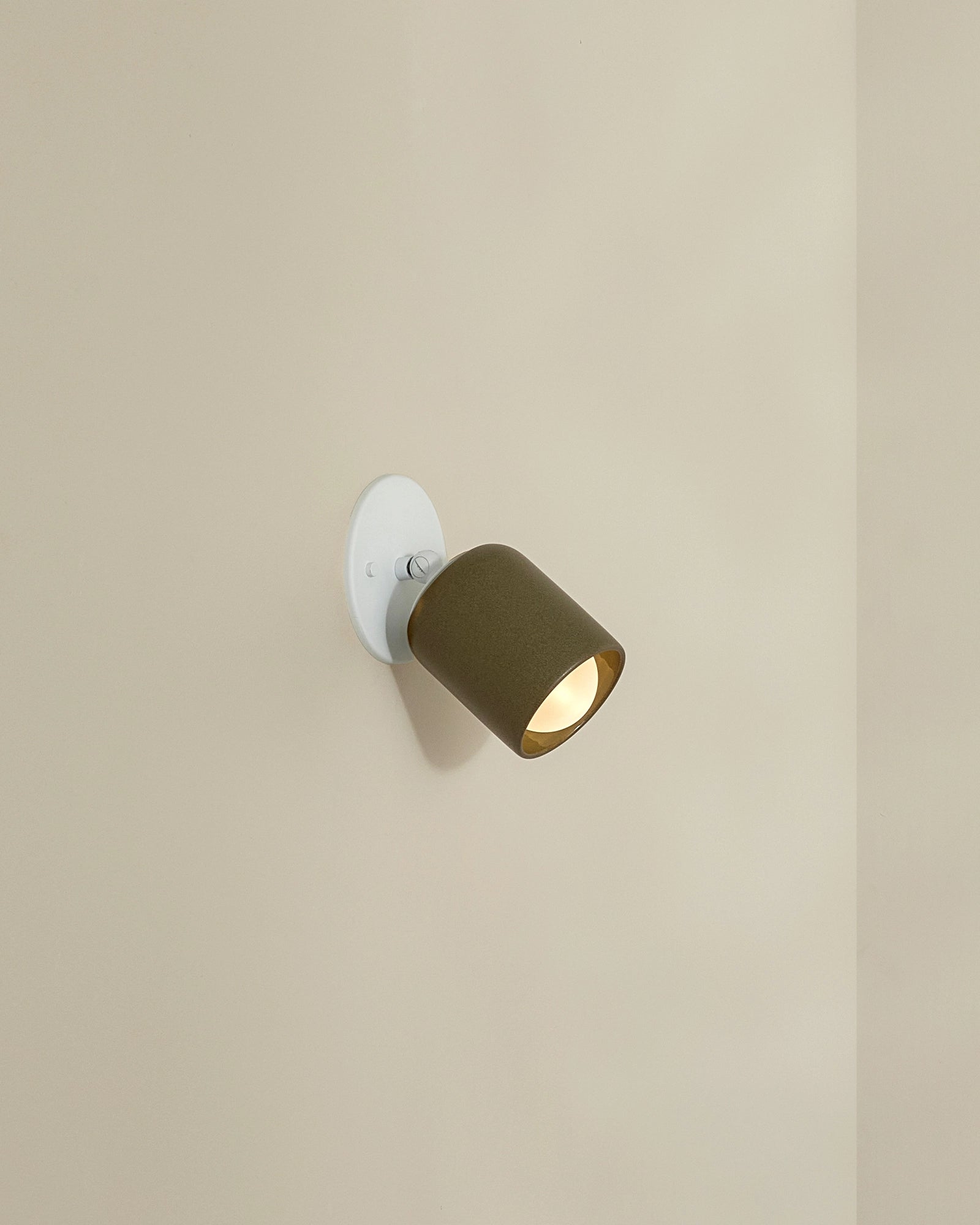 Terra 1 Short Arm Wall Light