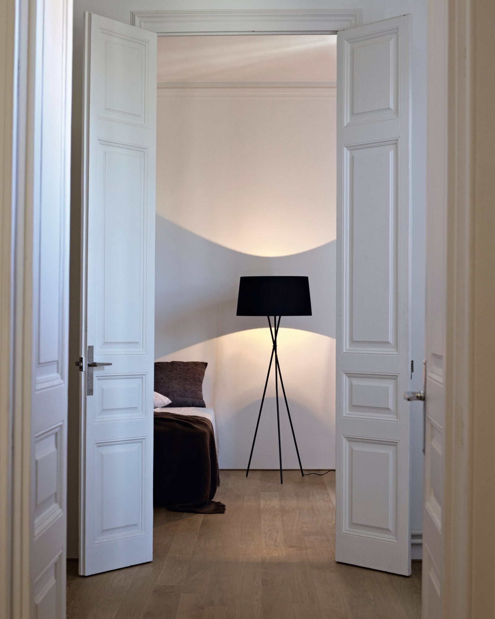 Trípode Floor Lamp