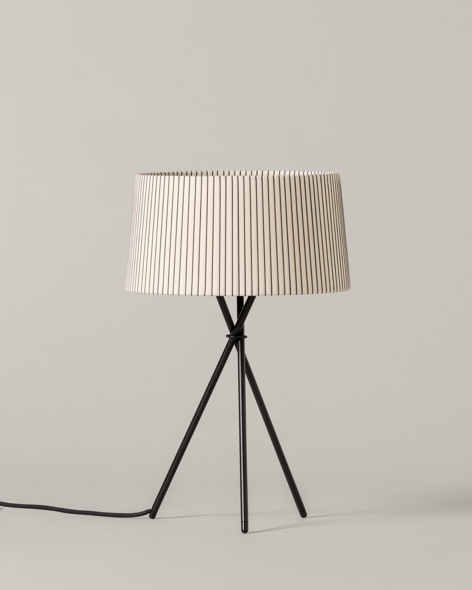 Trípode M3 Table Lamp