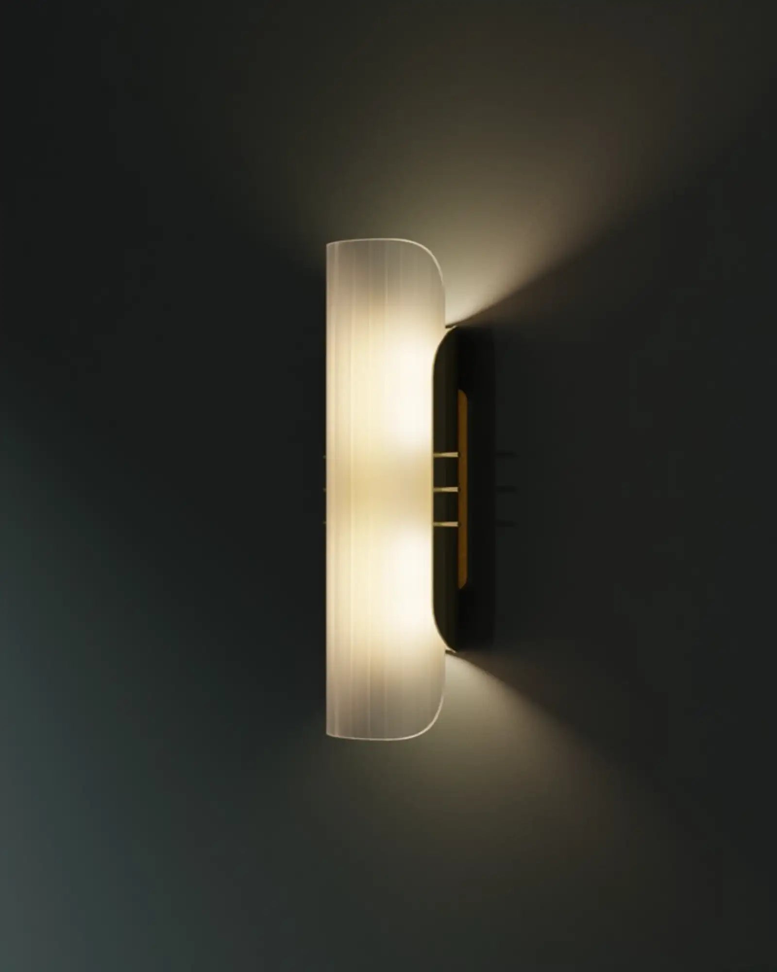 Vitrine Wall Light
