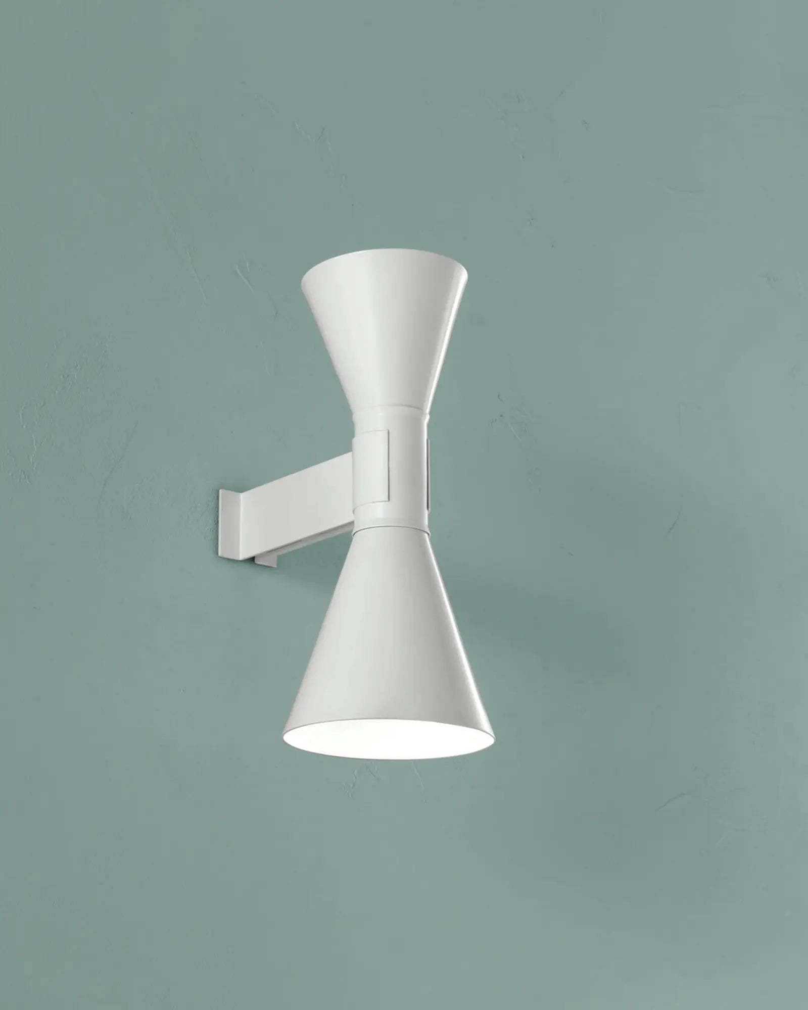 Applique de Marseille iconic wall light white