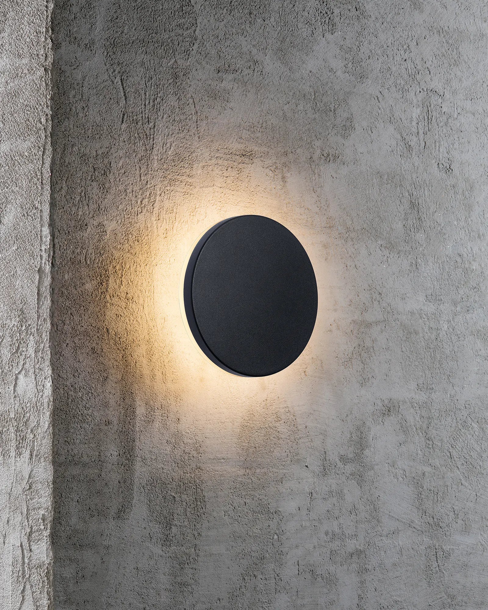 Artego Round minimal outdoor wall light