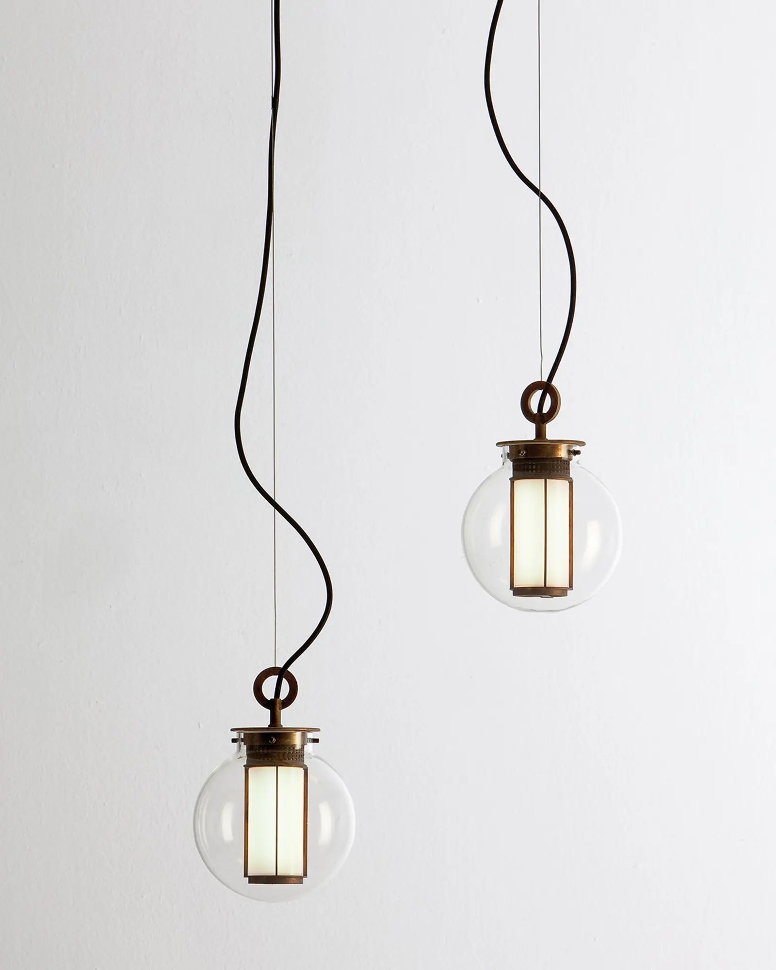 Bai di di pendant light inspired by Chinese lantern in bronze and blown glass