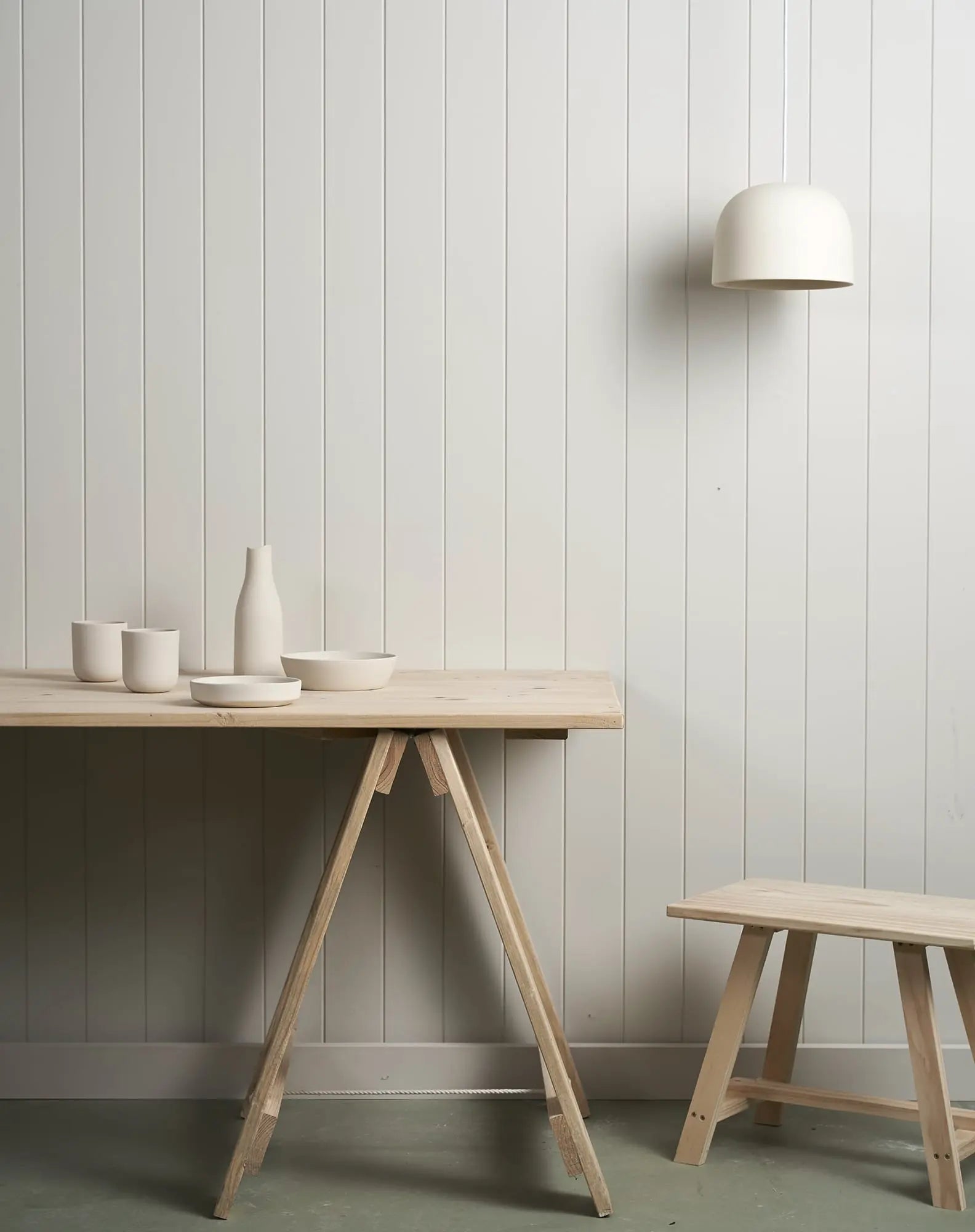 Bell Ceramic dome pendant in a dining area