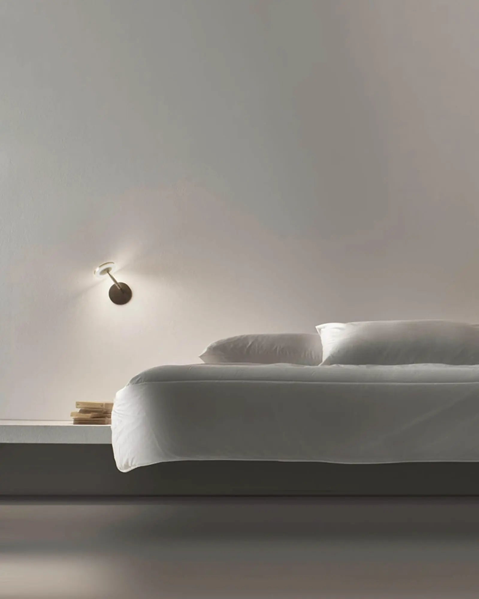 Bella Wall Light
