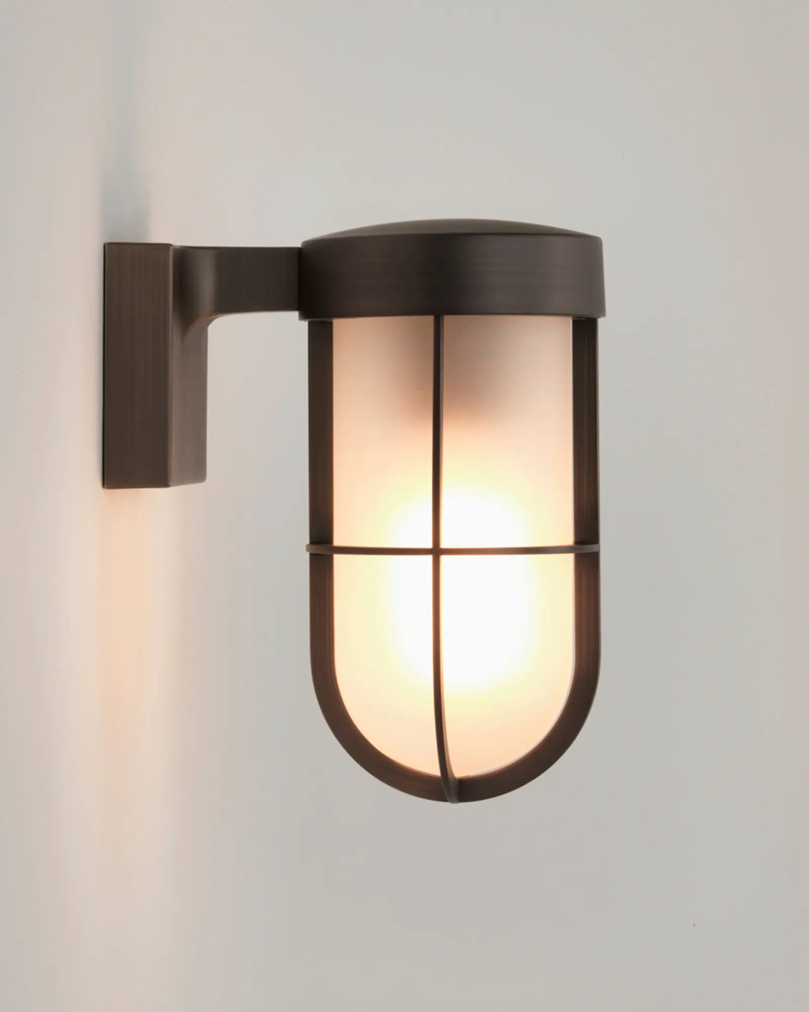 Cabin wall light