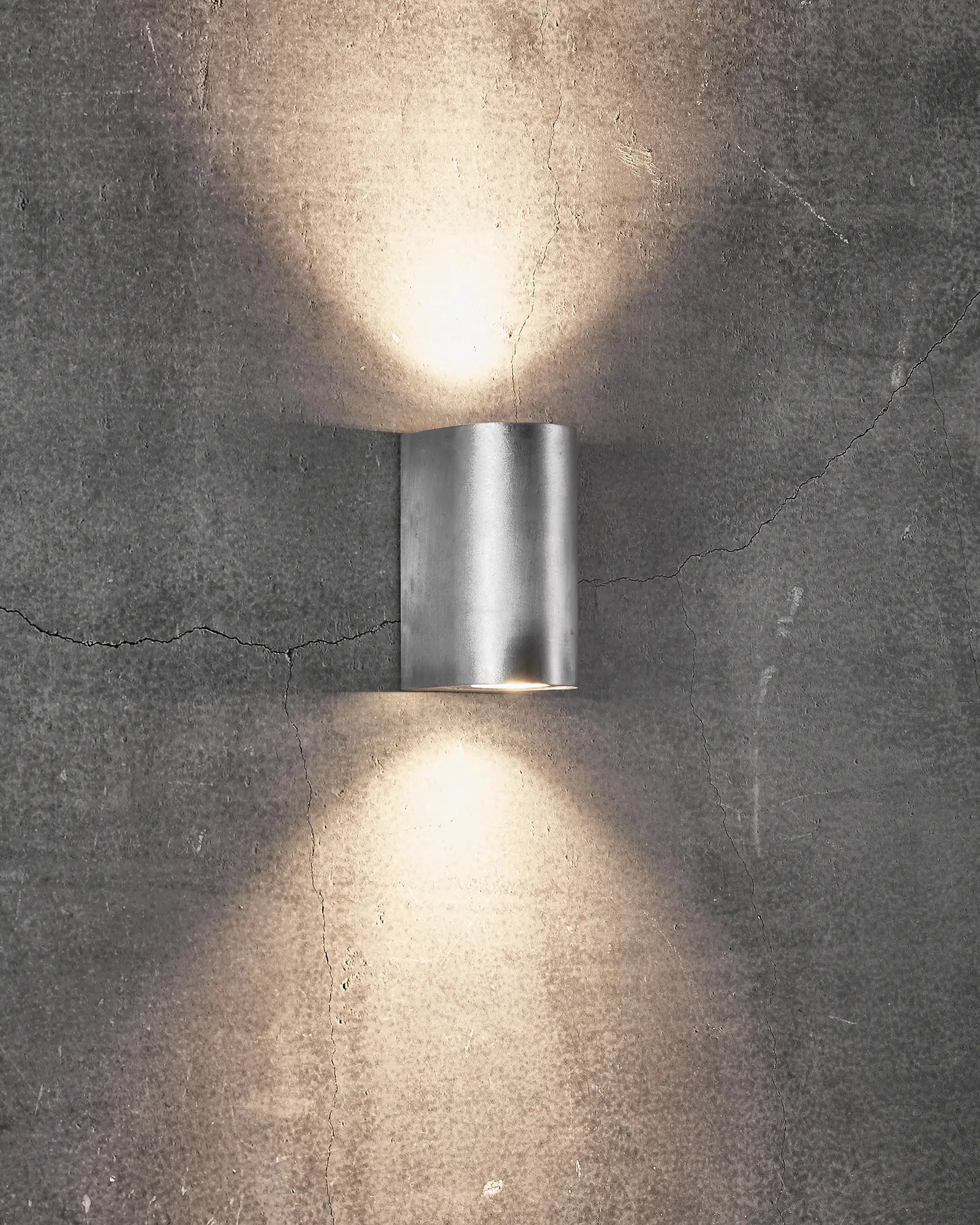 Canto 2 Maxi minimal Scandinavian outdoor cylinder wall light galvanized
