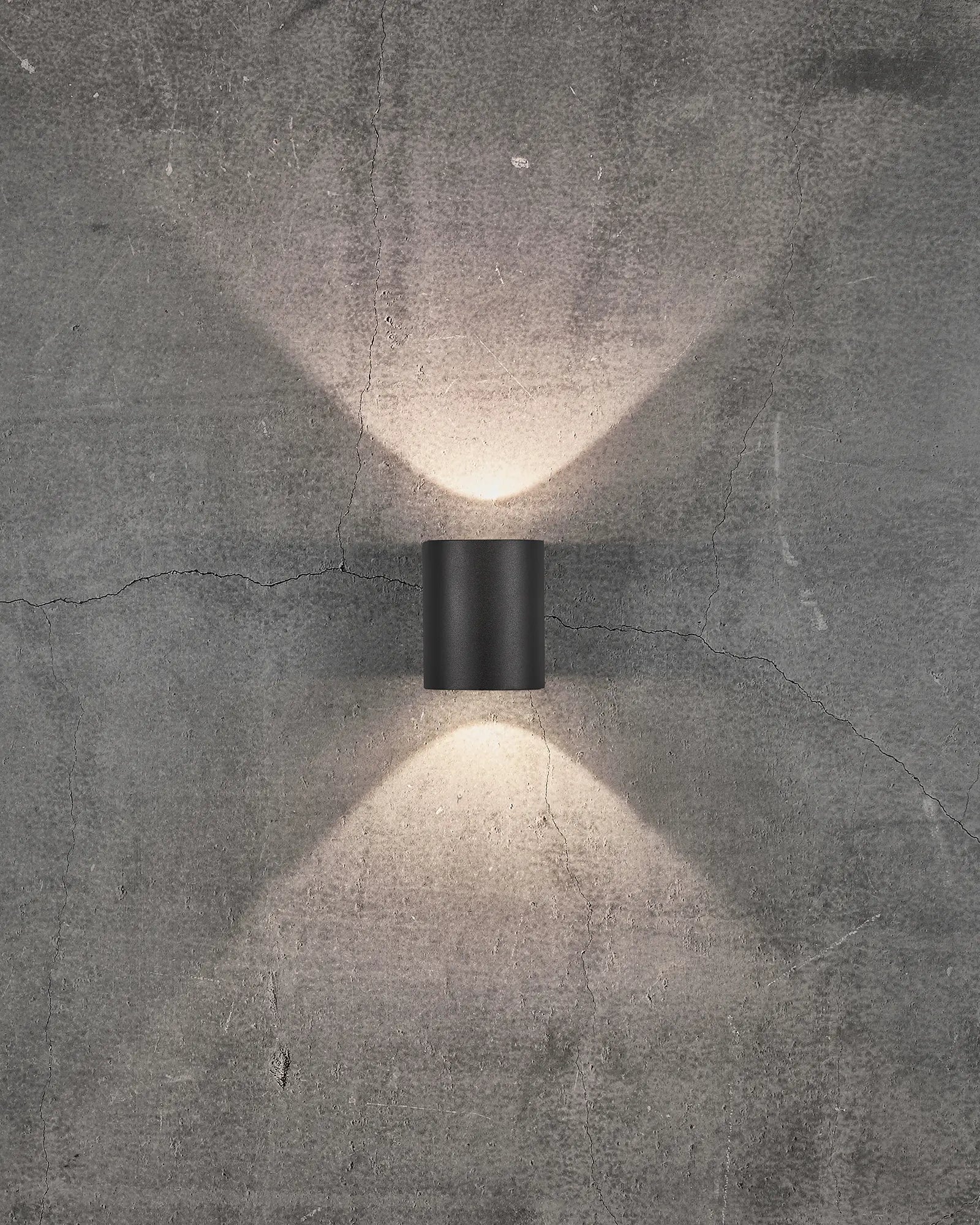 Canto 2 small minimal Scandinavian up and down light black