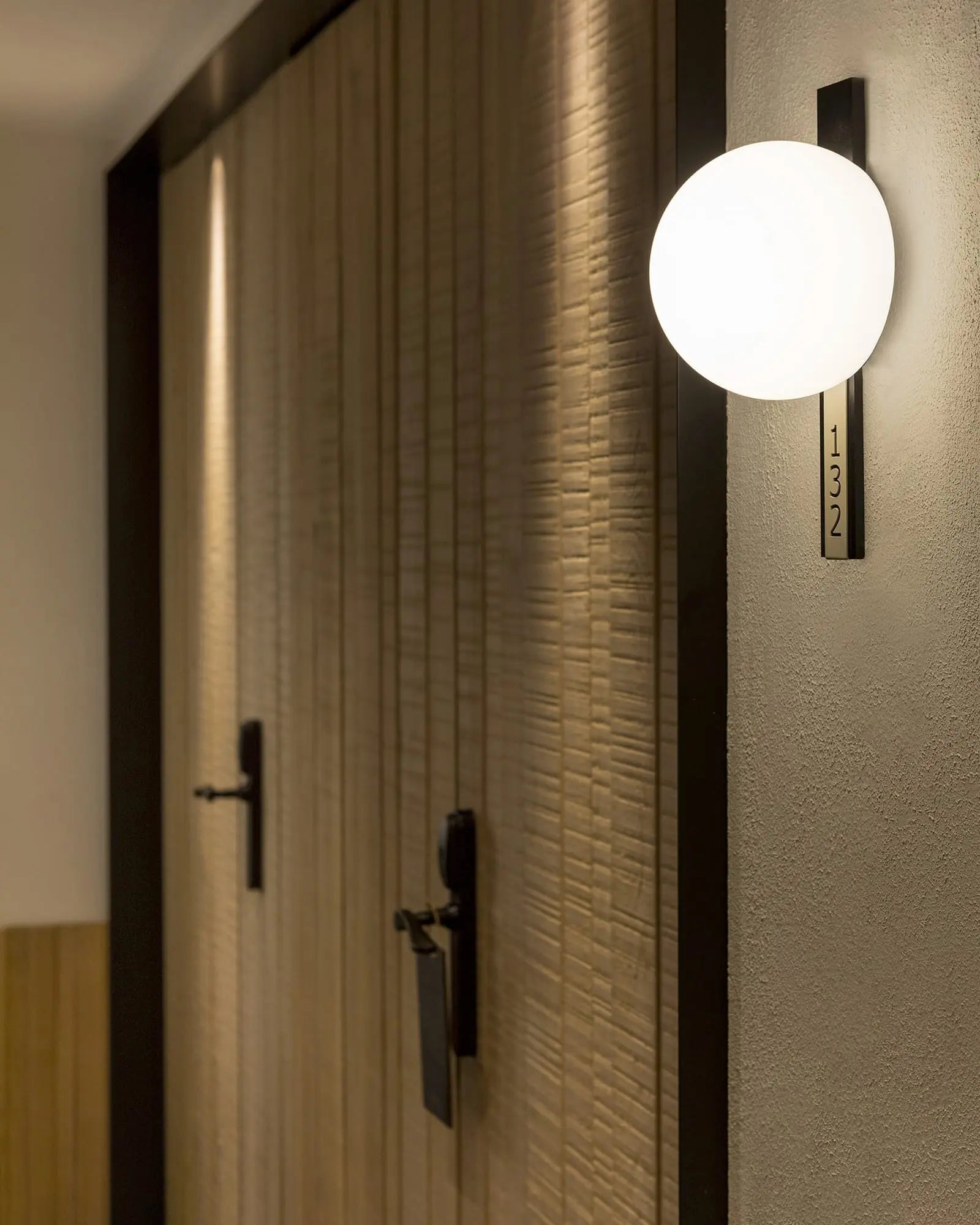Circ wall light